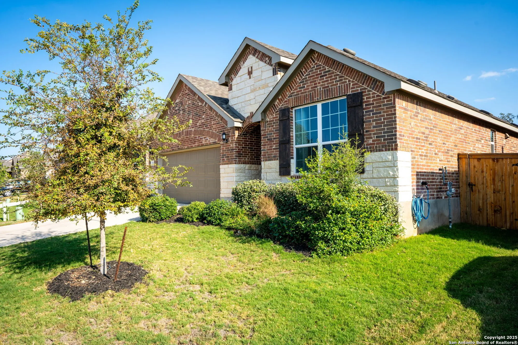 Property Slideshow image 3 of 48 | 2263 bluewood st, New Braunfels, TX, 78132