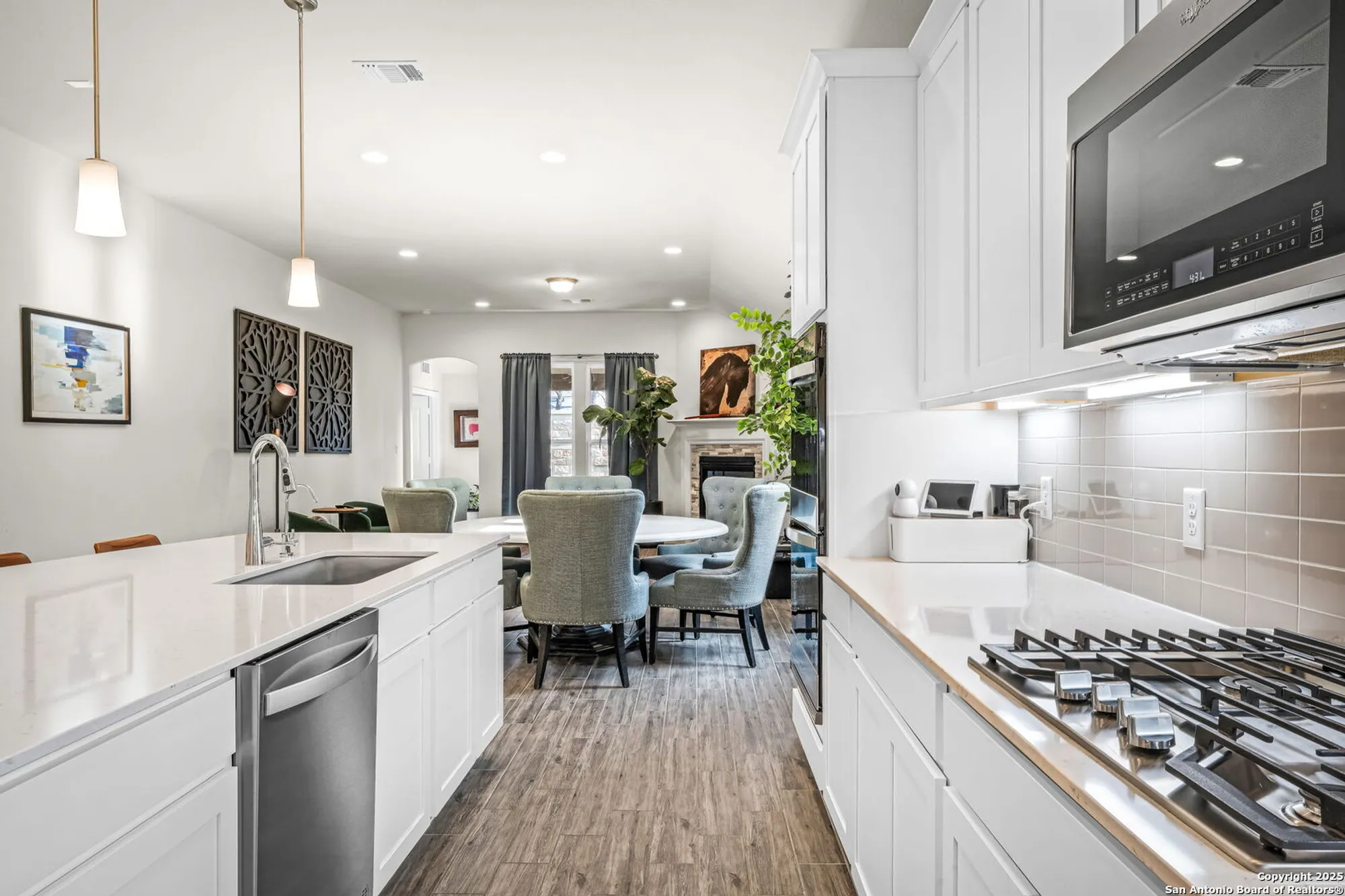 Property Slideshow image 11 of 48 | 2263 bluewood st, New Braunfels, TX, 78132