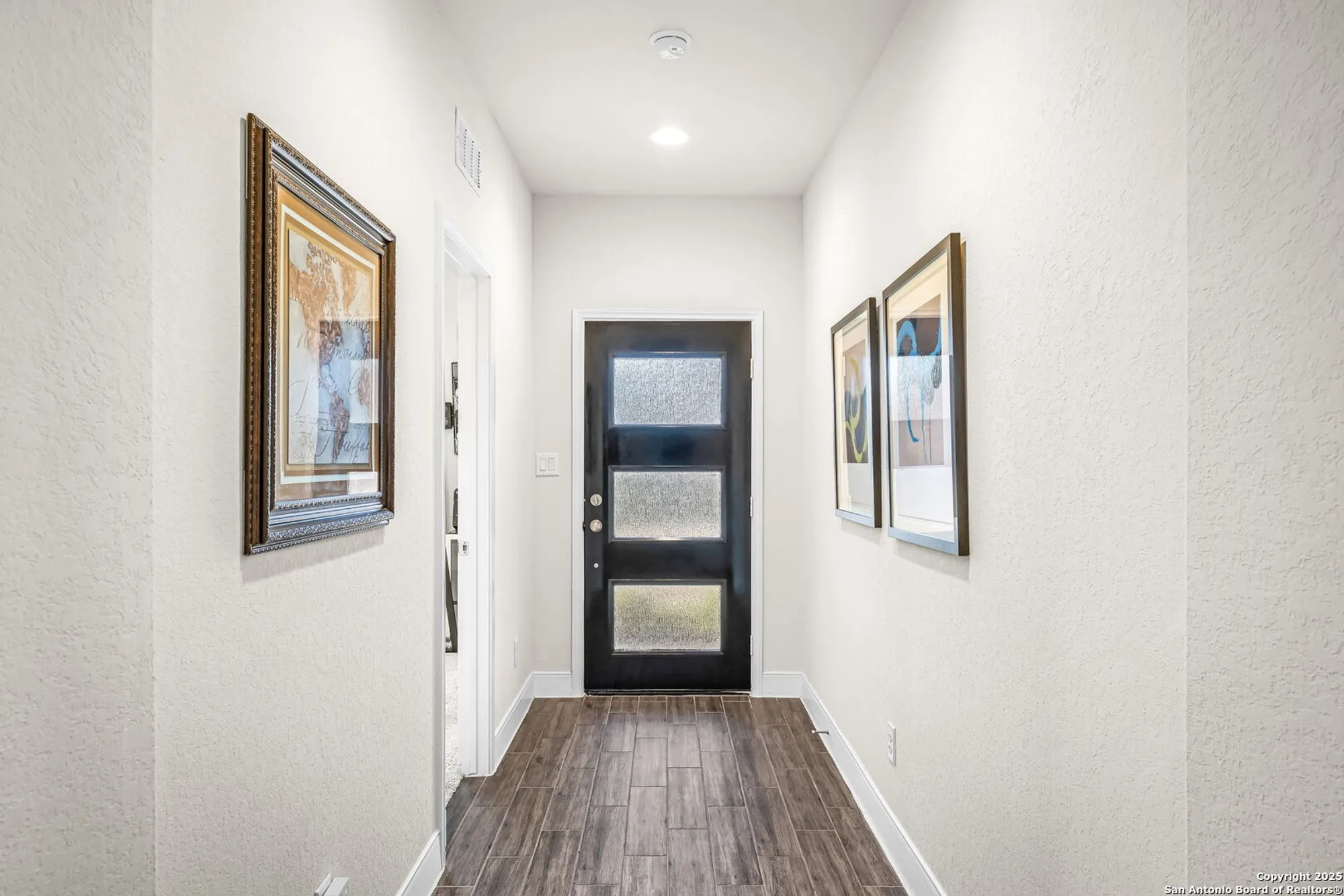 Property Slideshow image 5 of 48 | 2263 bluewood st, New Braunfels, TX, 78132