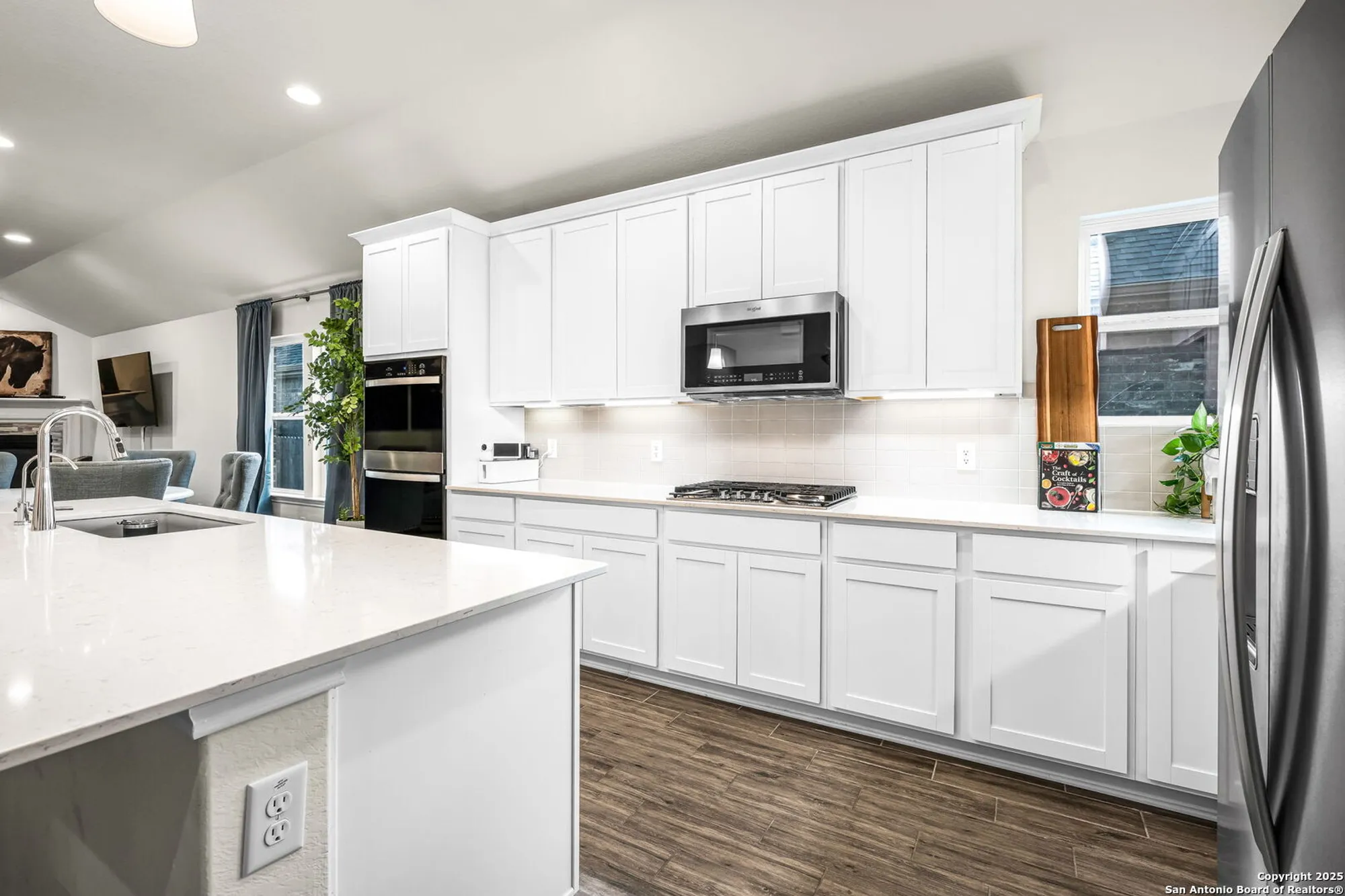 Property Slideshow image 10 of 48 | 2263 bluewood st, New Braunfels, TX, 78132