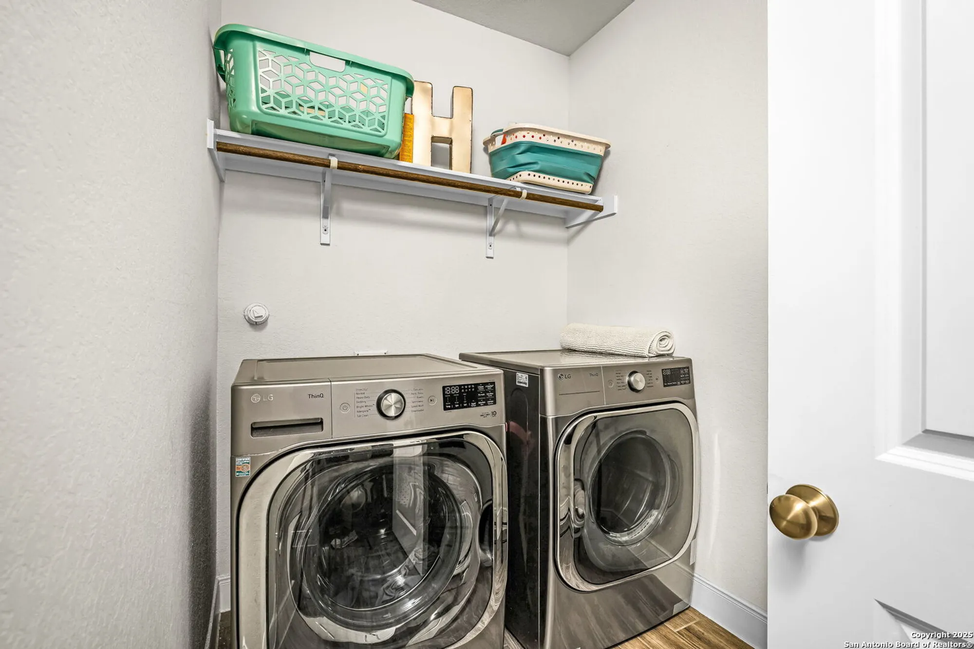 Property Slideshow image 23 of 48 | 2263 bluewood st, New Braunfels, TX, 78132