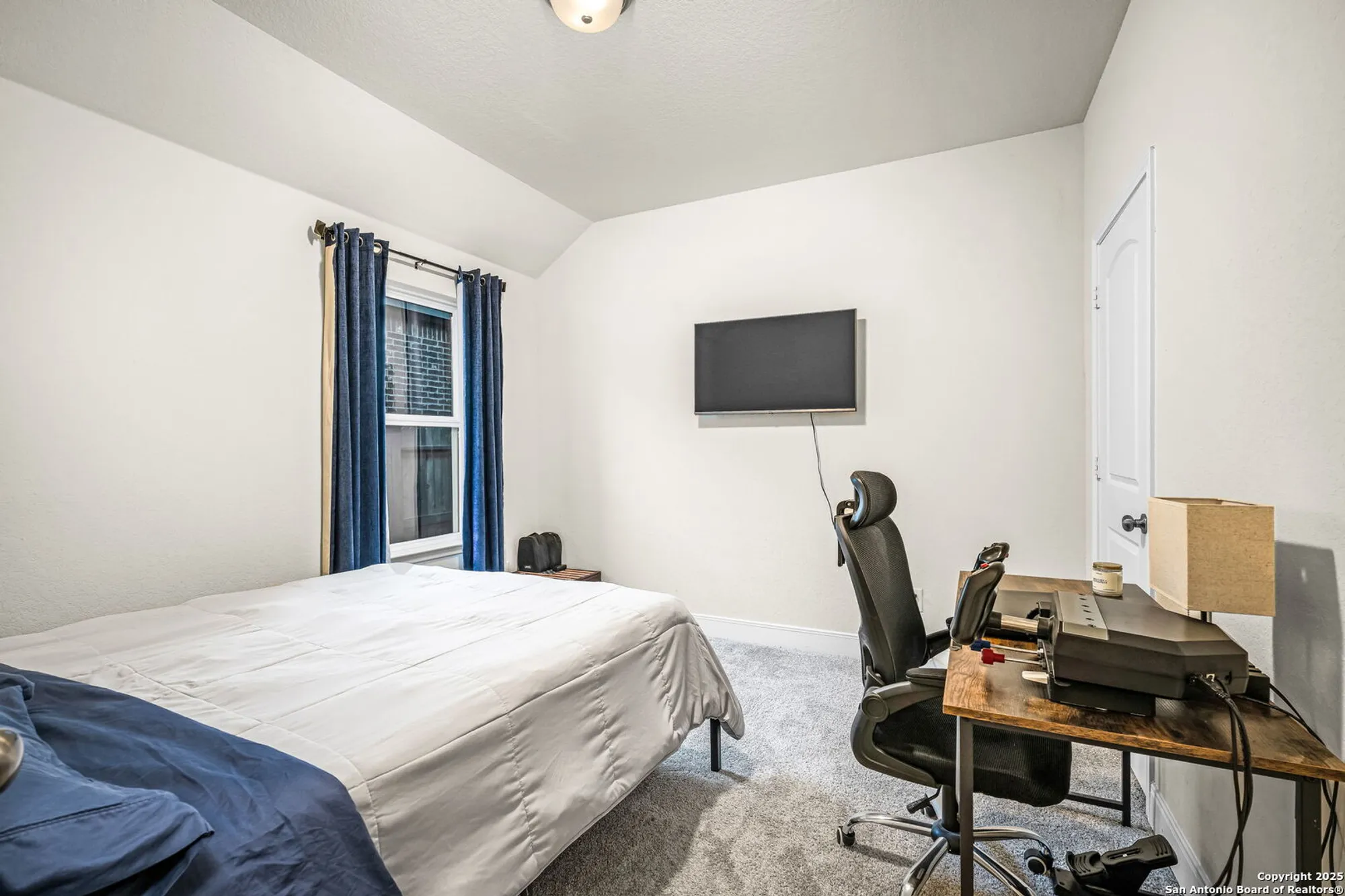 Property Slideshow image 24 of 48 | 2263 bluewood st, New Braunfels, TX, 78132