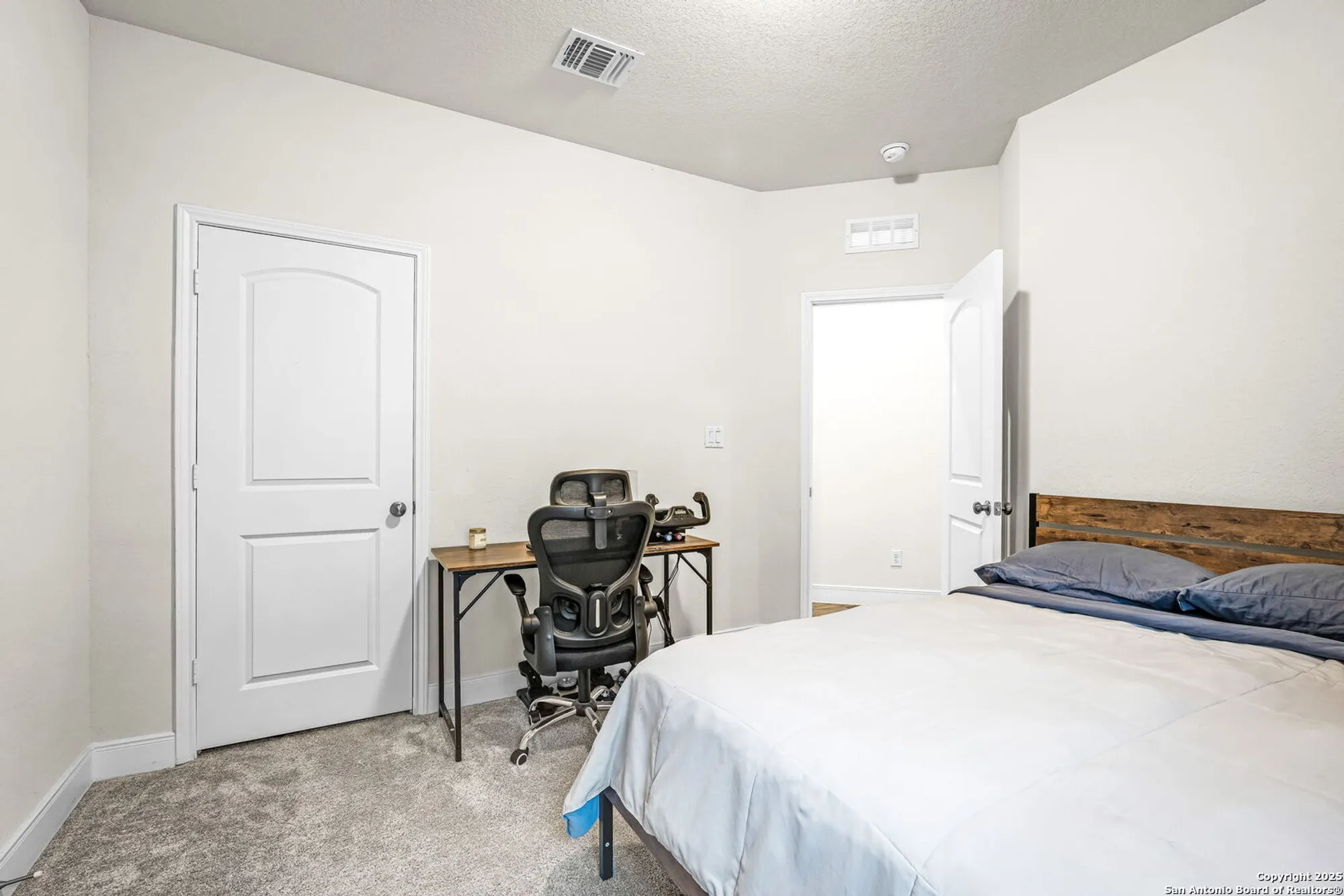 Property Slideshow image 29 of 48 | 2263 bluewood st, New Braunfels, TX, 78132
