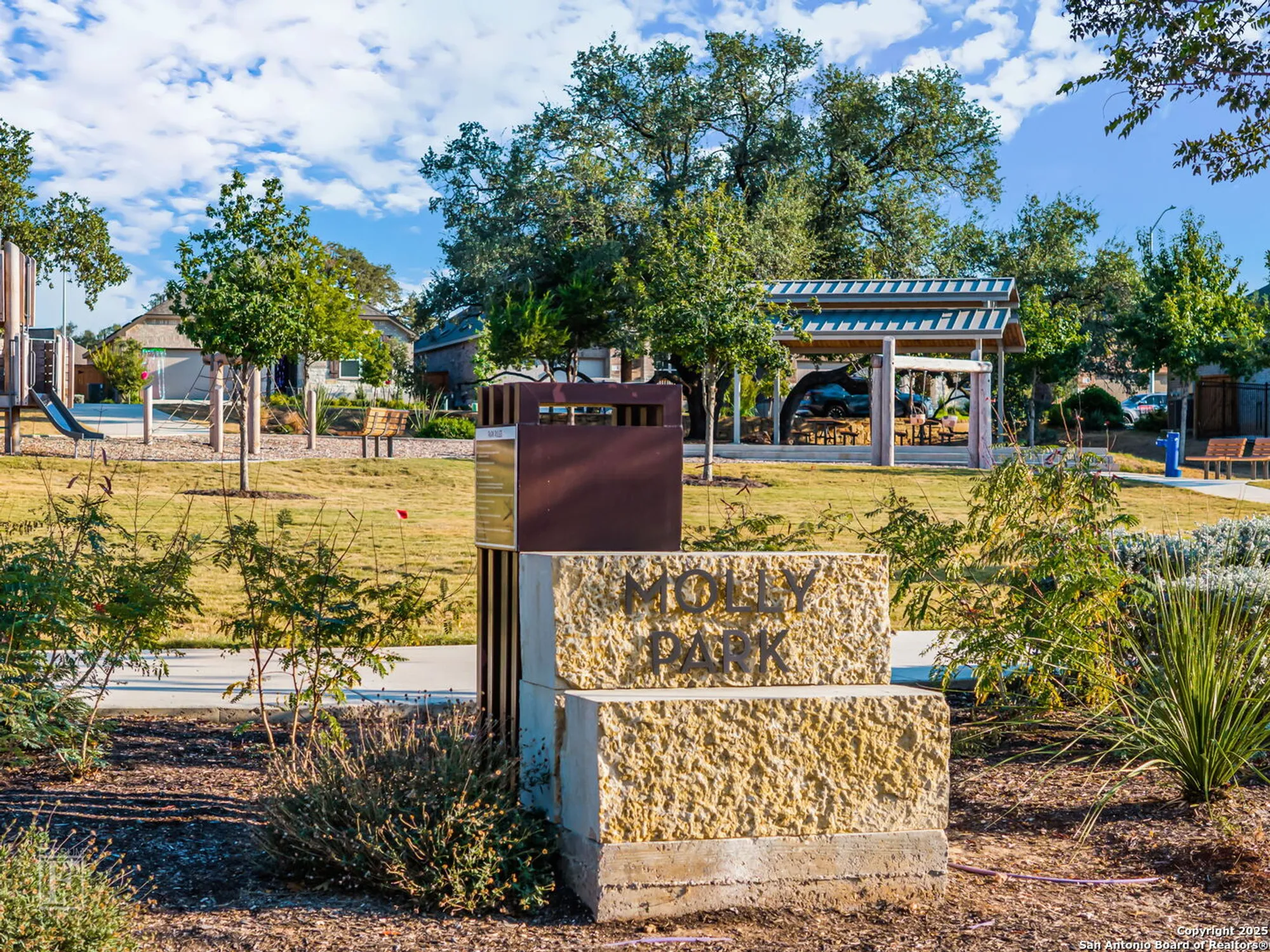 Property Slideshow image 35 of 48 | 2263 bluewood st, New Braunfels, TX, 78132
