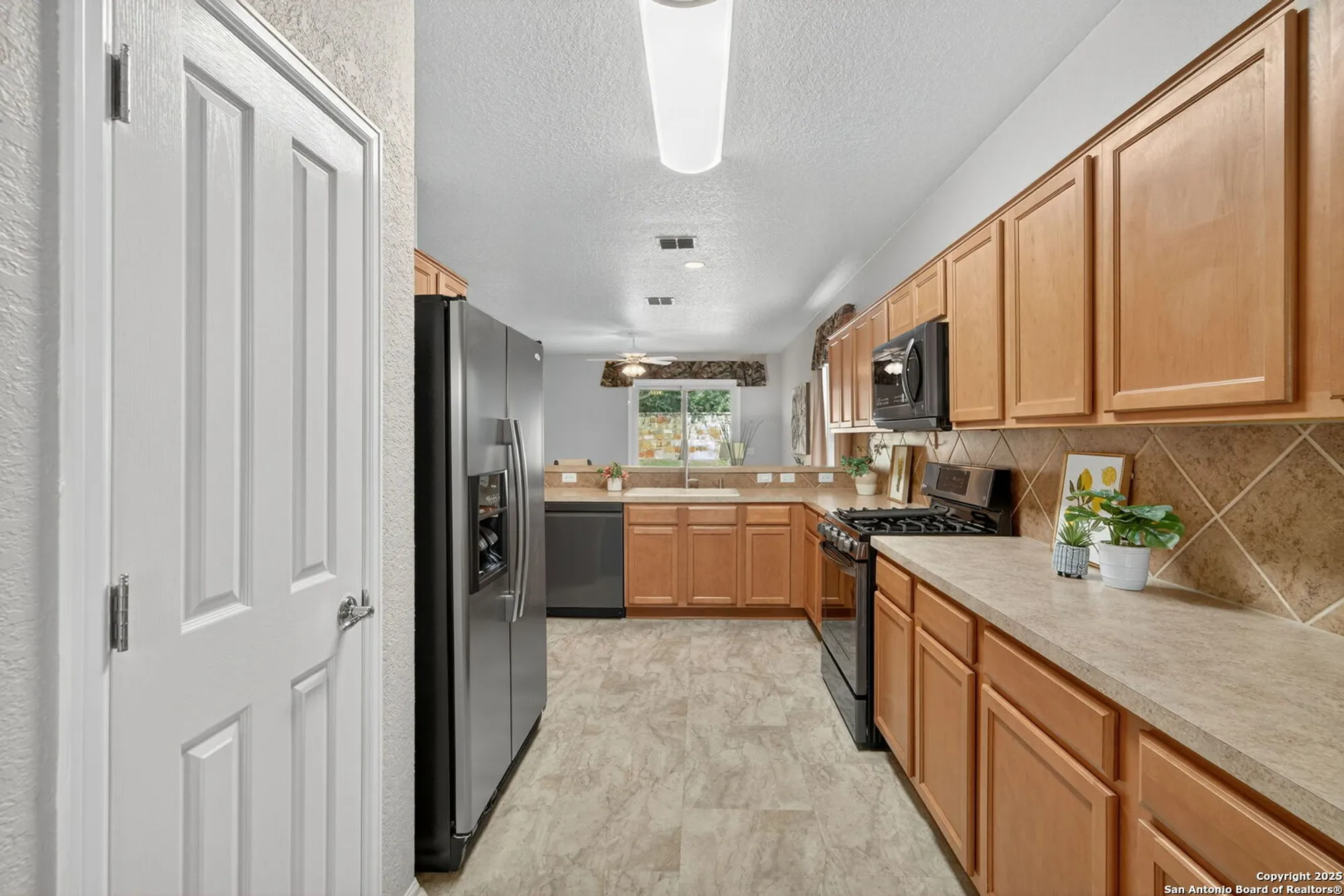 Property Slideshow image 11 of 29 | 12535 desert palm, San Antonio, TX, 78253