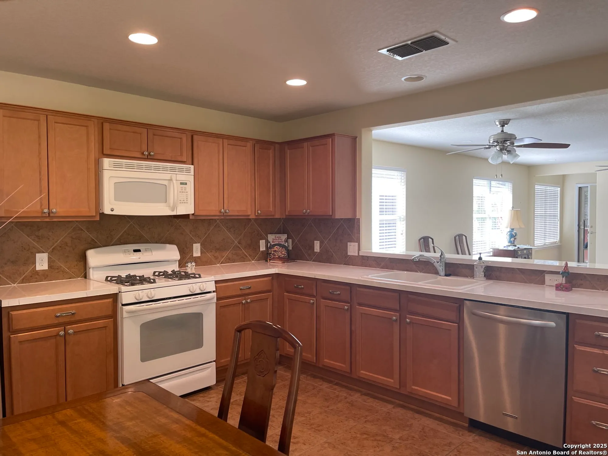 Property Slideshow image 2 of 31 | 4822 sandhill crane, San Antonio, TX, 78253