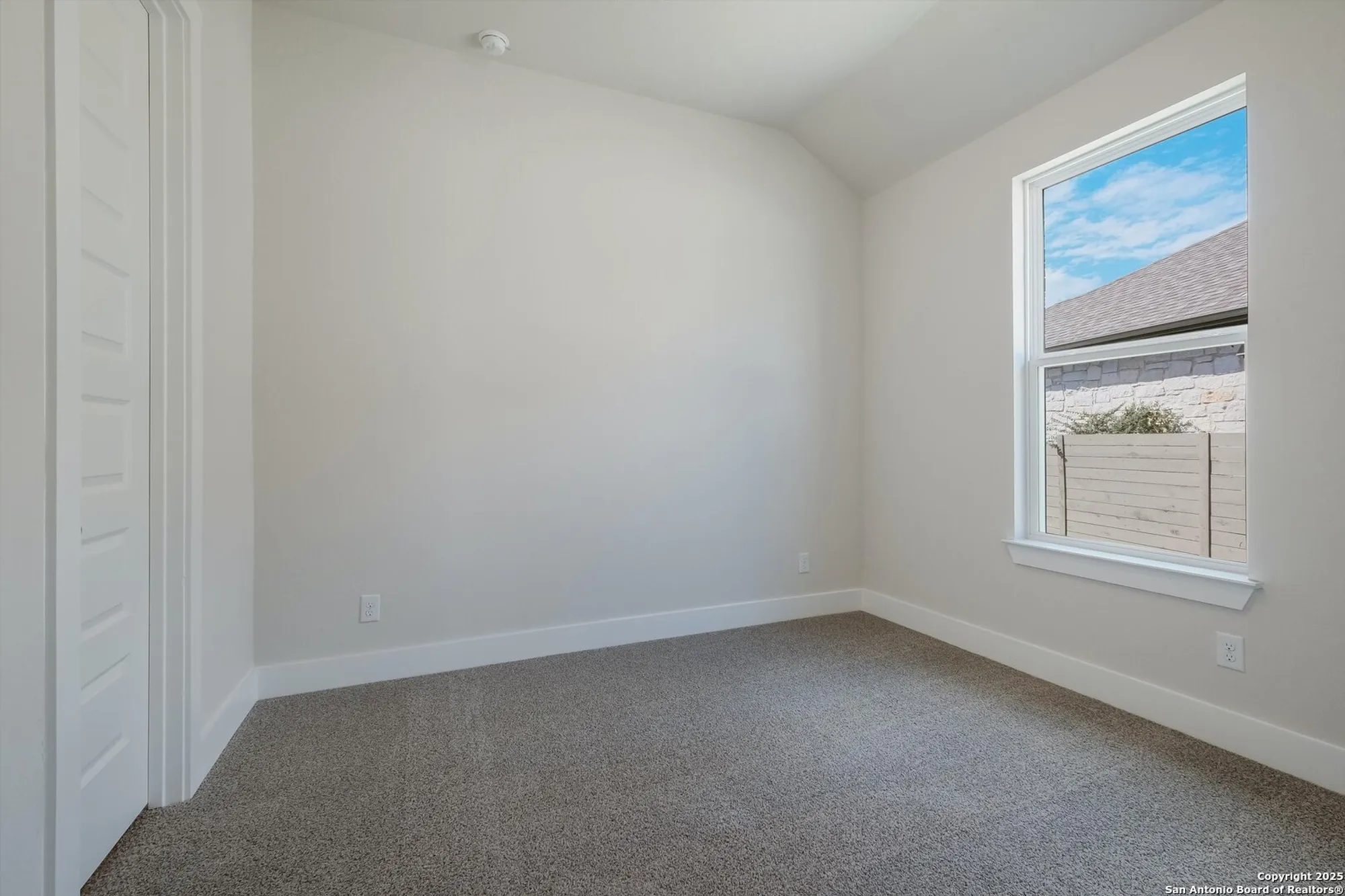 Property Slideshow image 6 of 36 | 585 vale ct, New Braunfels, TX, 78132