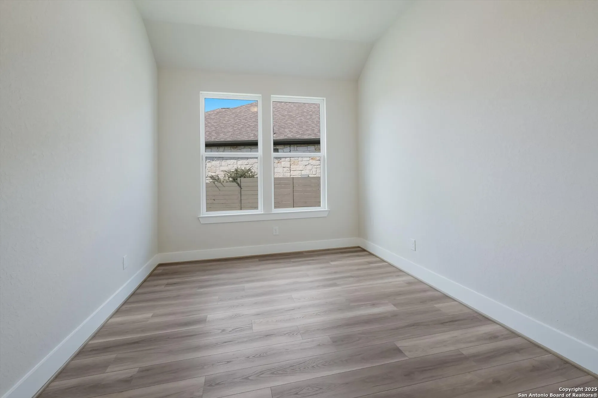 Property Slideshow image 8 of 36 | 585 vale ct, New Braunfels, TX, 78132