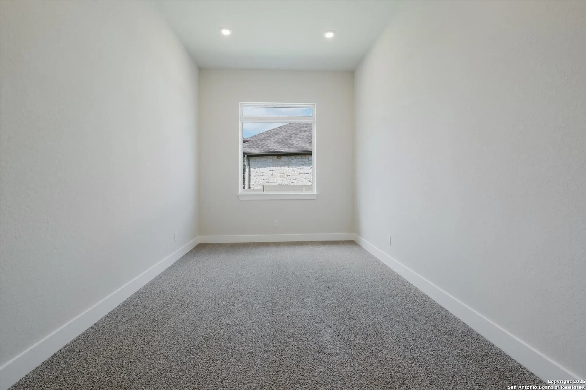 Property Slideshow image 9 of 36 | 585 vale ct, New Braunfels, TX, 78132