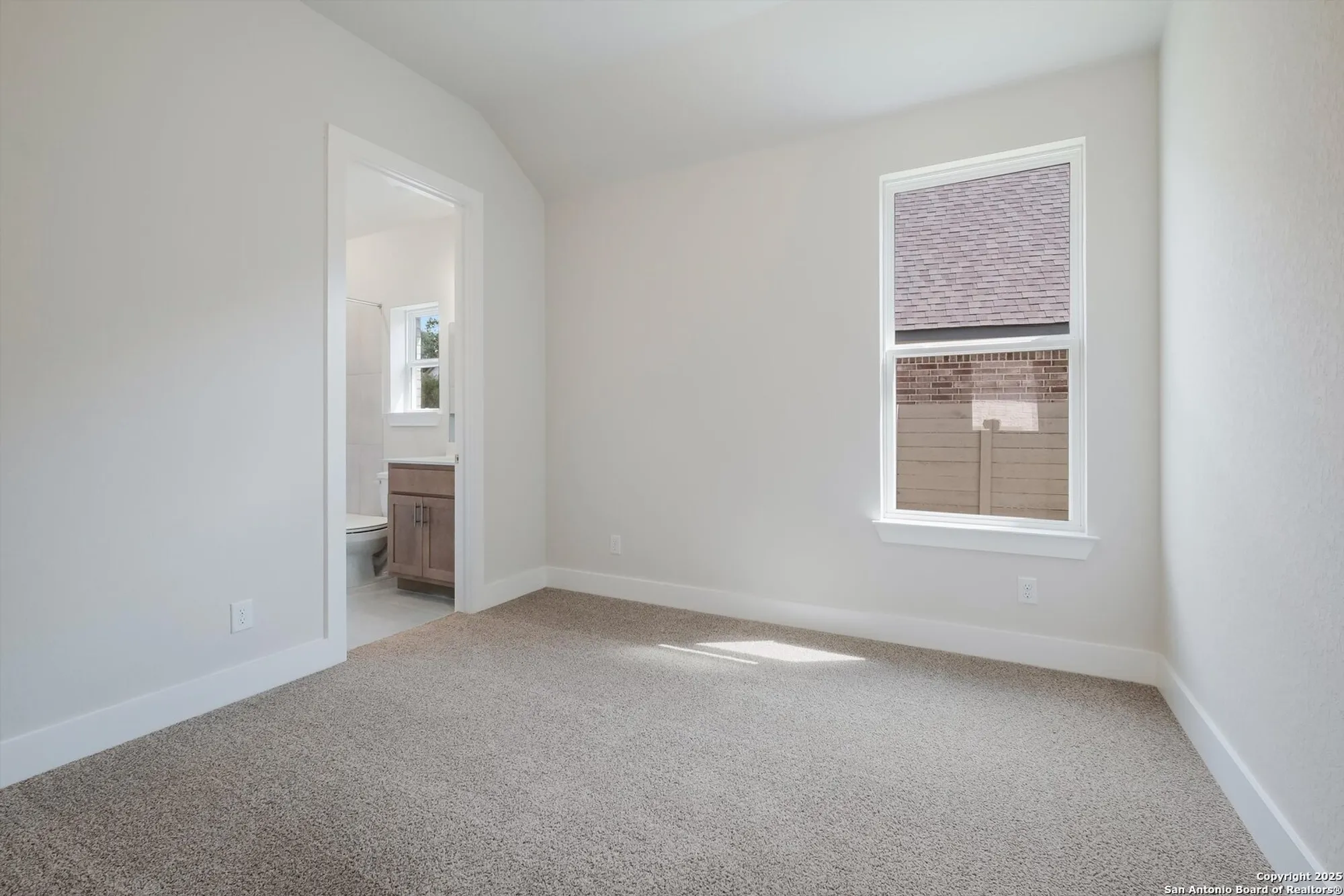 Property Slideshow image 10 of 36 | 585 vale ct, New Braunfels, TX, 78132