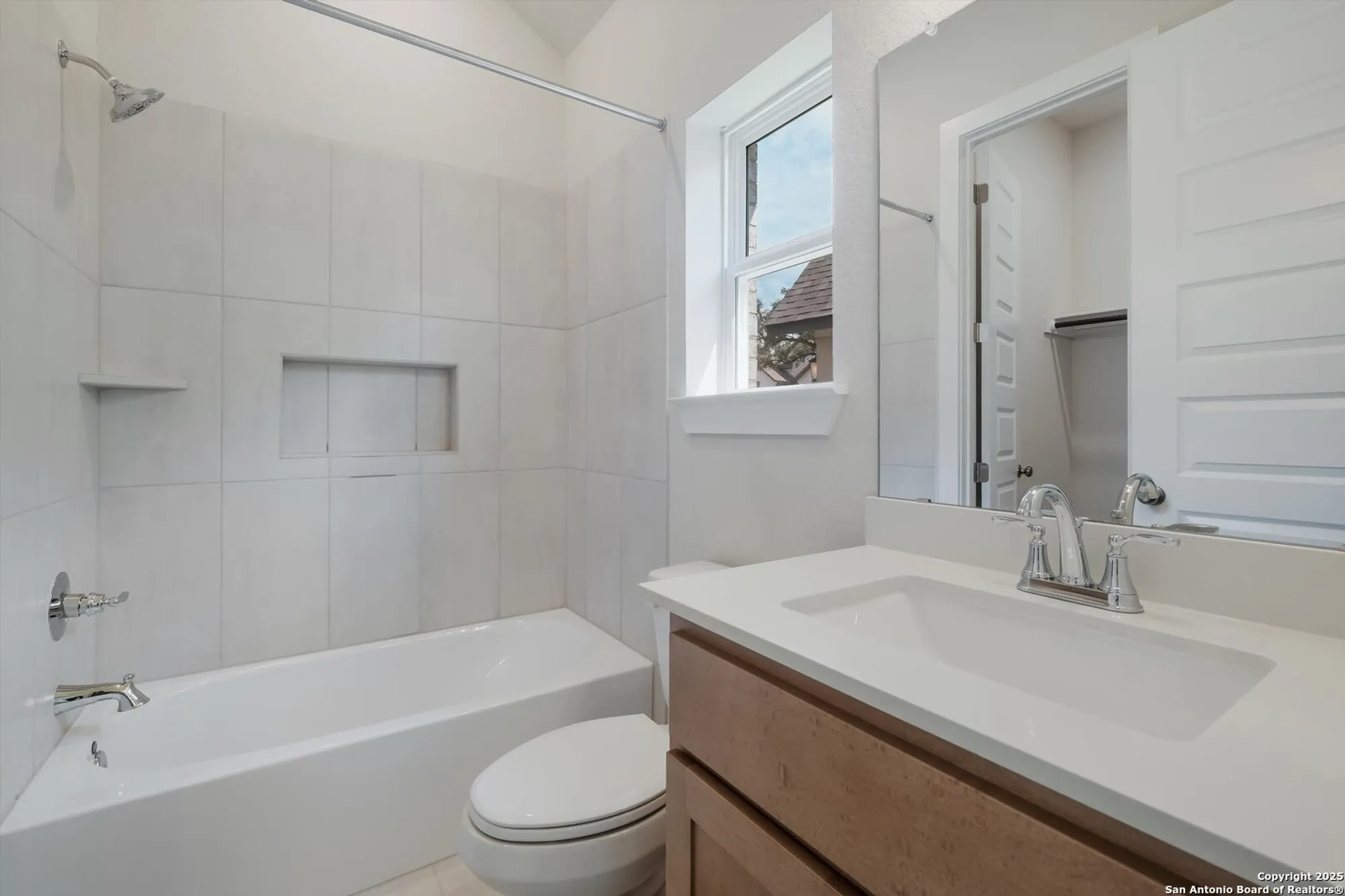 Property Slideshow image 11 of 36 | 585 vale ct, New Braunfels, TX, 78132