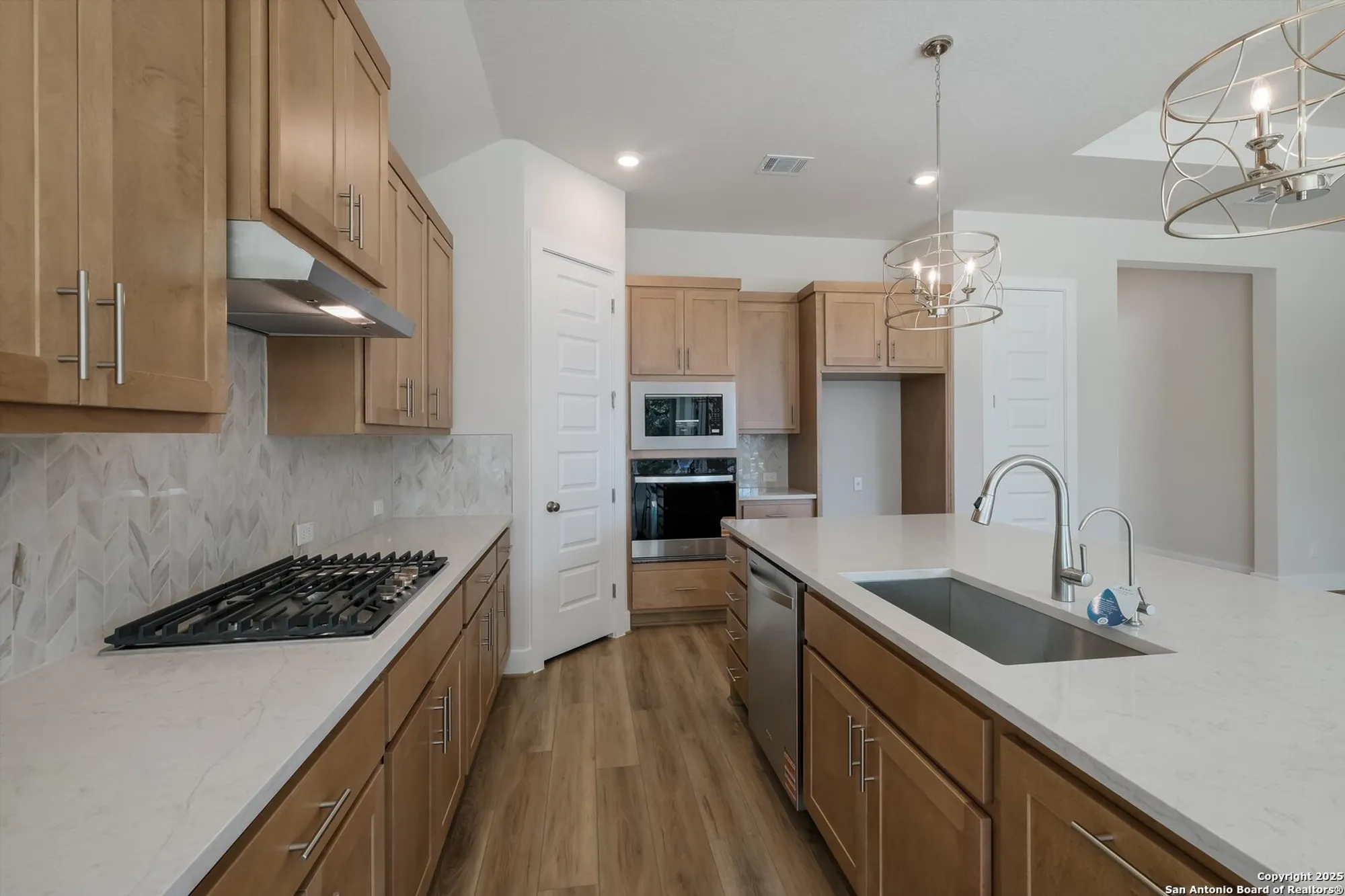 Property Slideshow image 16 of 36 | 585 vale ct, New Braunfels, TX, 78132