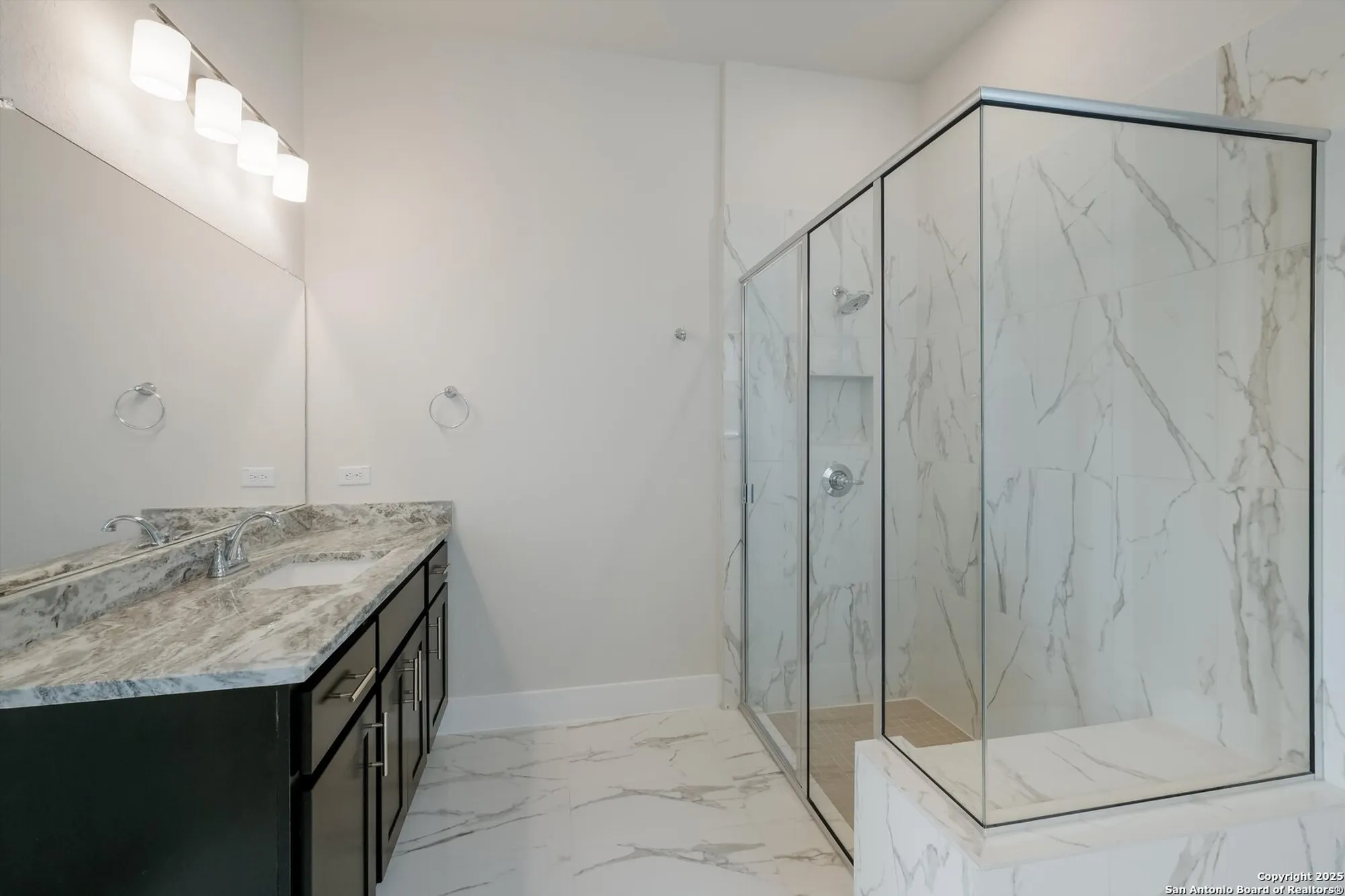 Property Slideshow image 22 of 36 | 585 vale ct, New Braunfels, TX, 78132