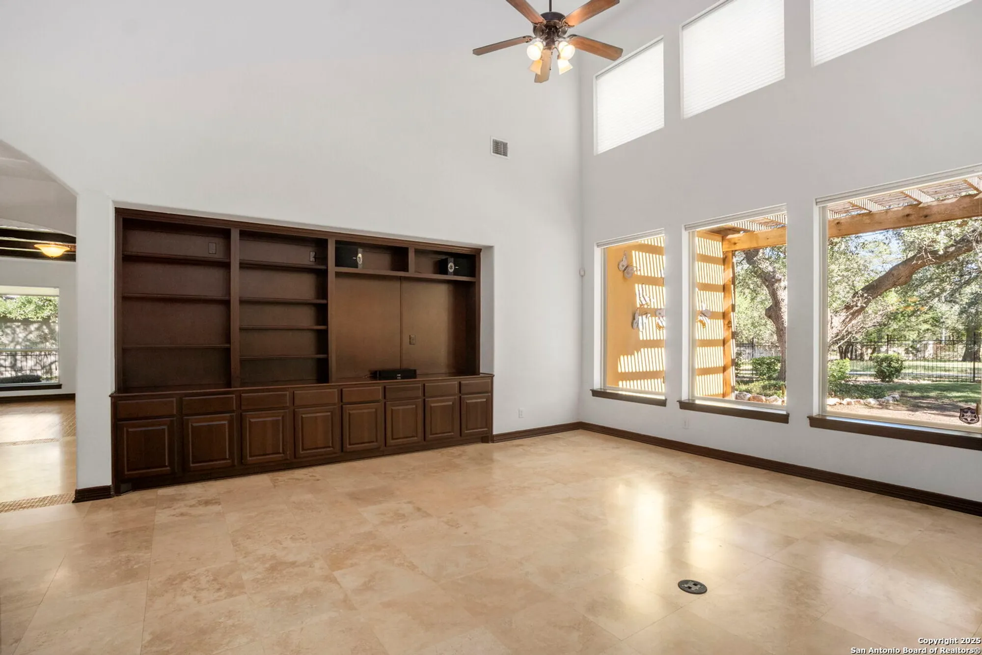 Property Slideshow image 16 of 74 | 22426 viajes, San Antonio, TX, 78261