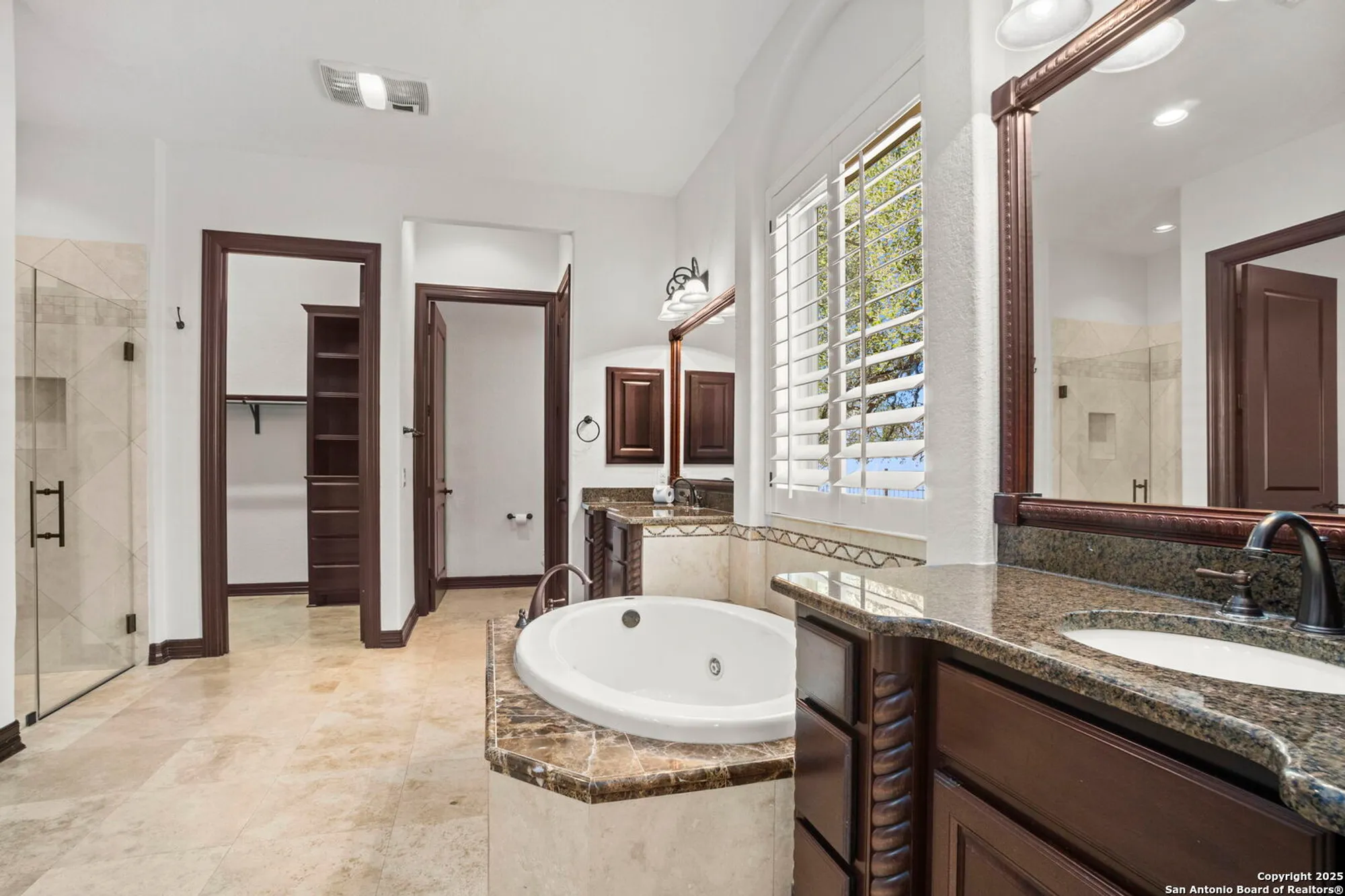 Property Slideshow image 30 of 74 | 22426 viajes, San Antonio, TX, 78261