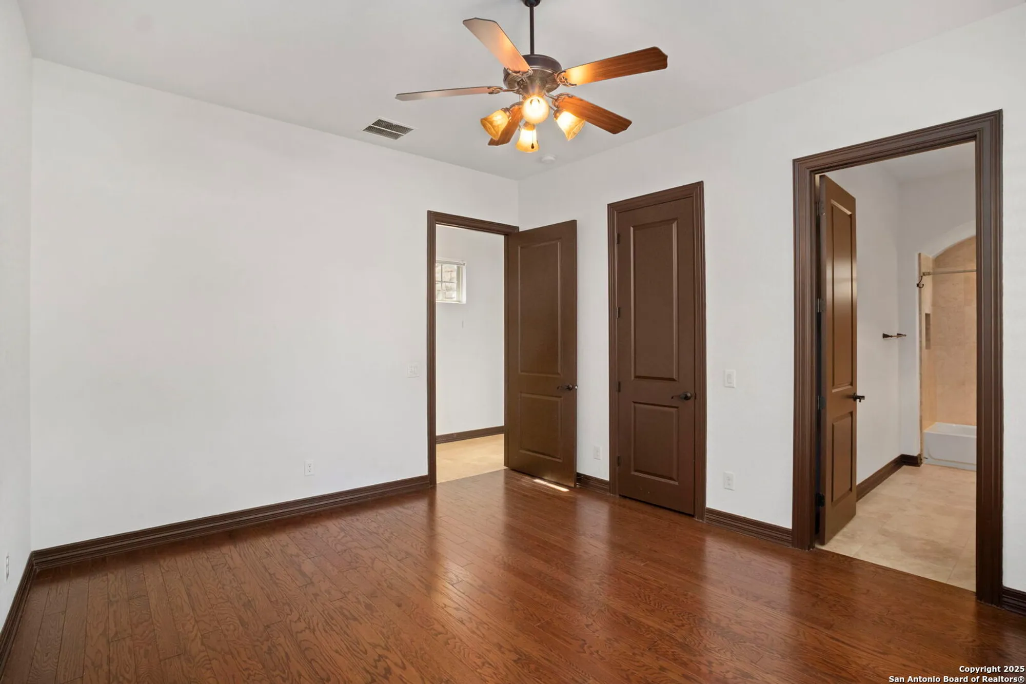 Property Slideshow image 32 of 74 | 22426 viajes, San Antonio, TX, 78261