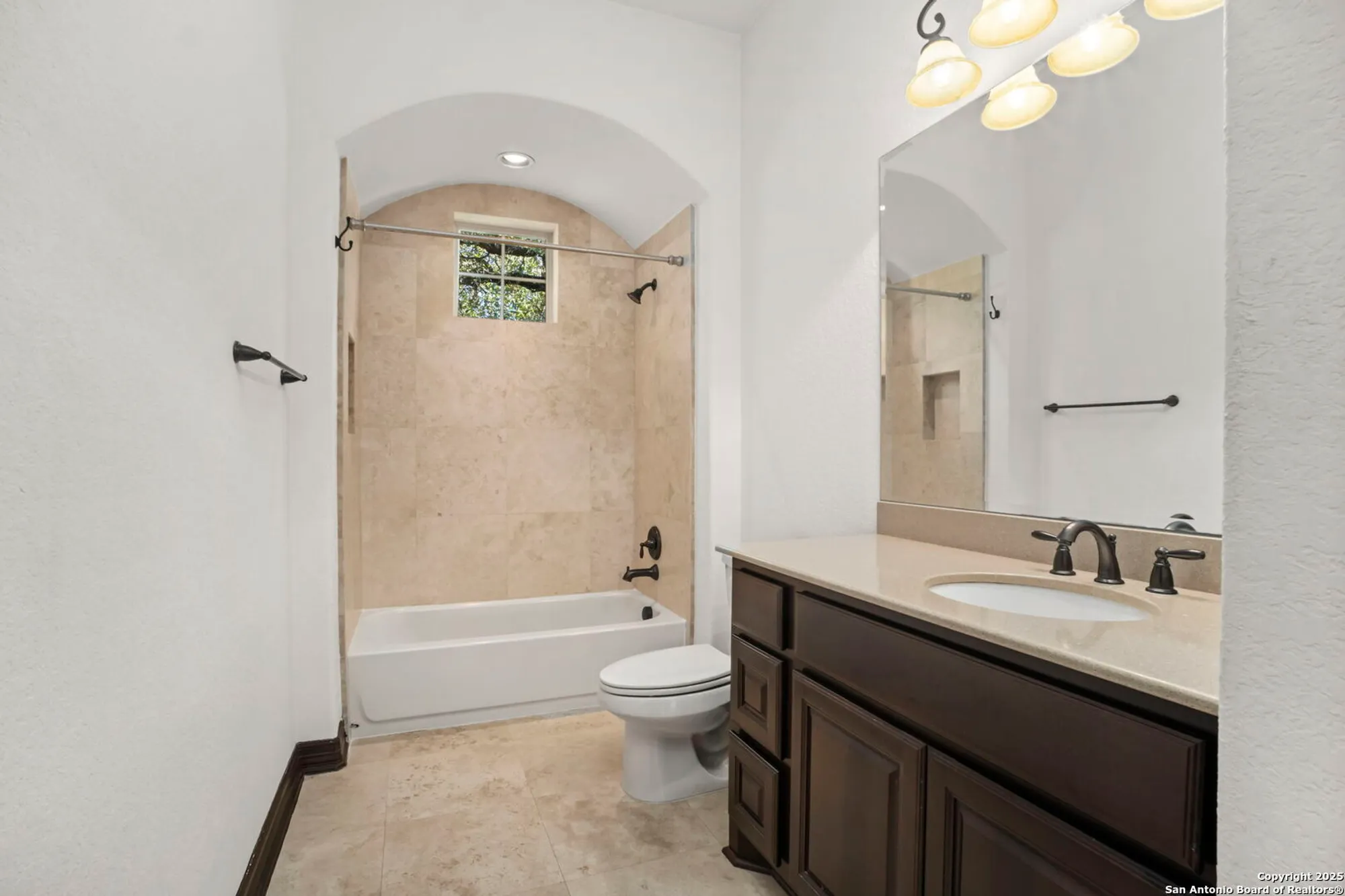 Property Slideshow image 33 of 74 | 22426 viajes, San Antonio, TX, 78261