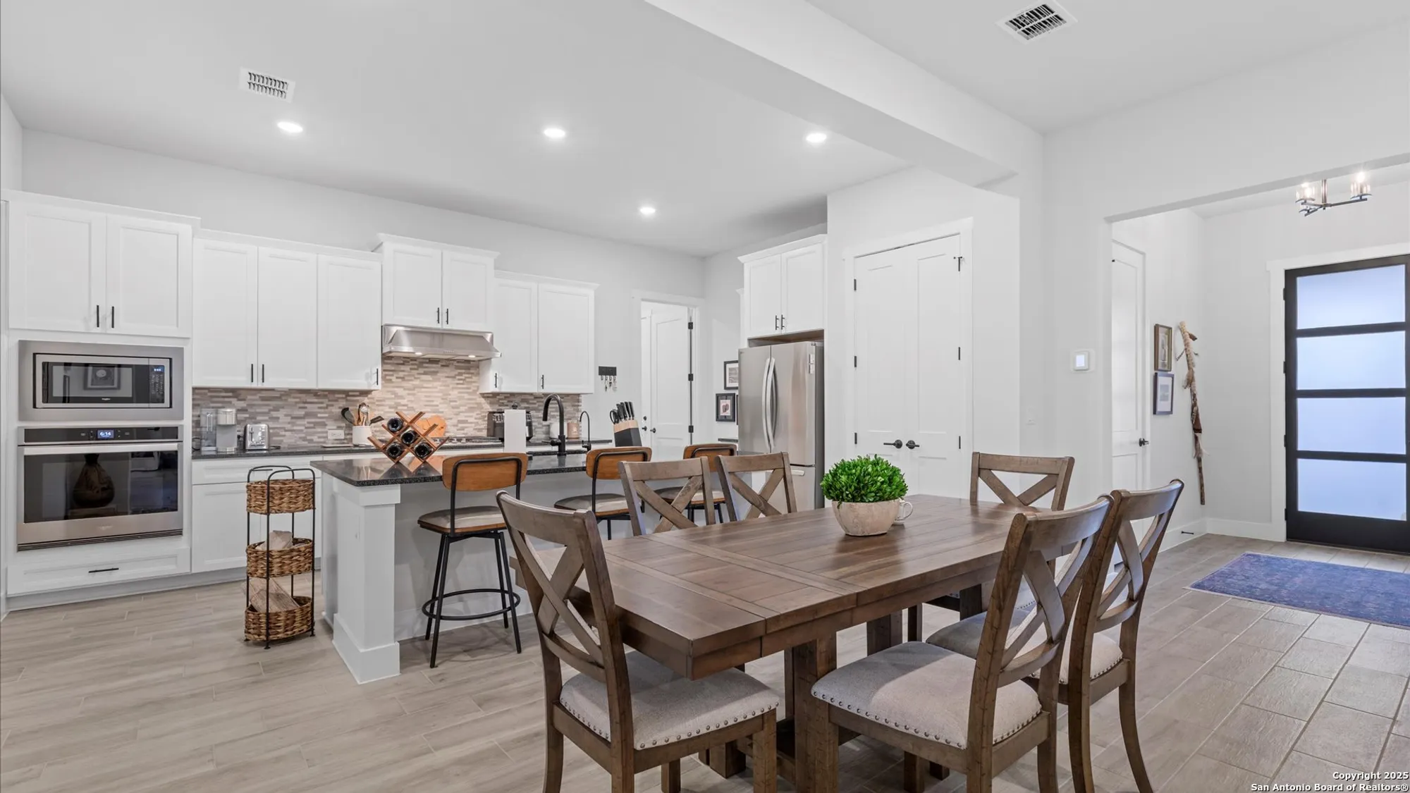 Property Slideshow image 8 of 31 | 1355 dancing oak ln, San Marcos, TX, 78666