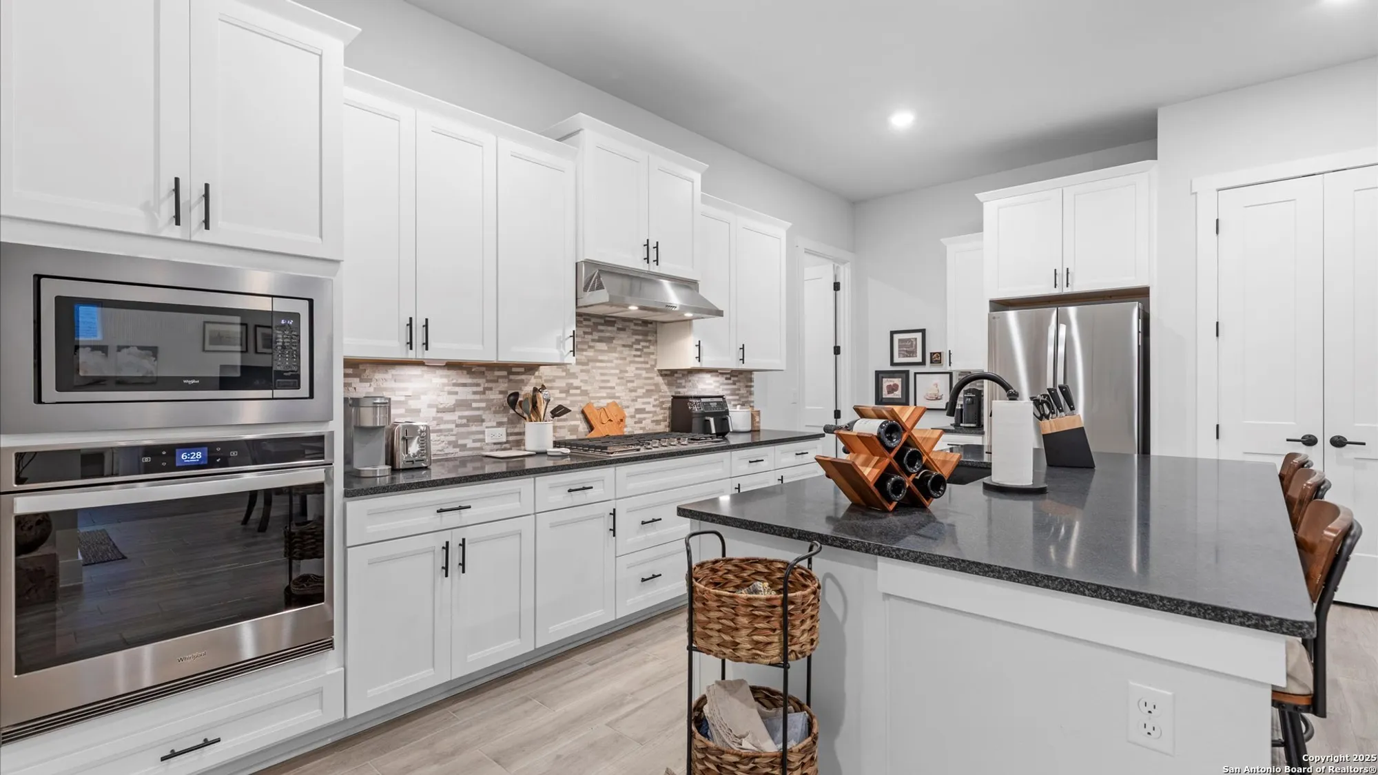 Property Slideshow image 11 of 31 | 1355 dancing oak ln, San Marcos, TX, 78666