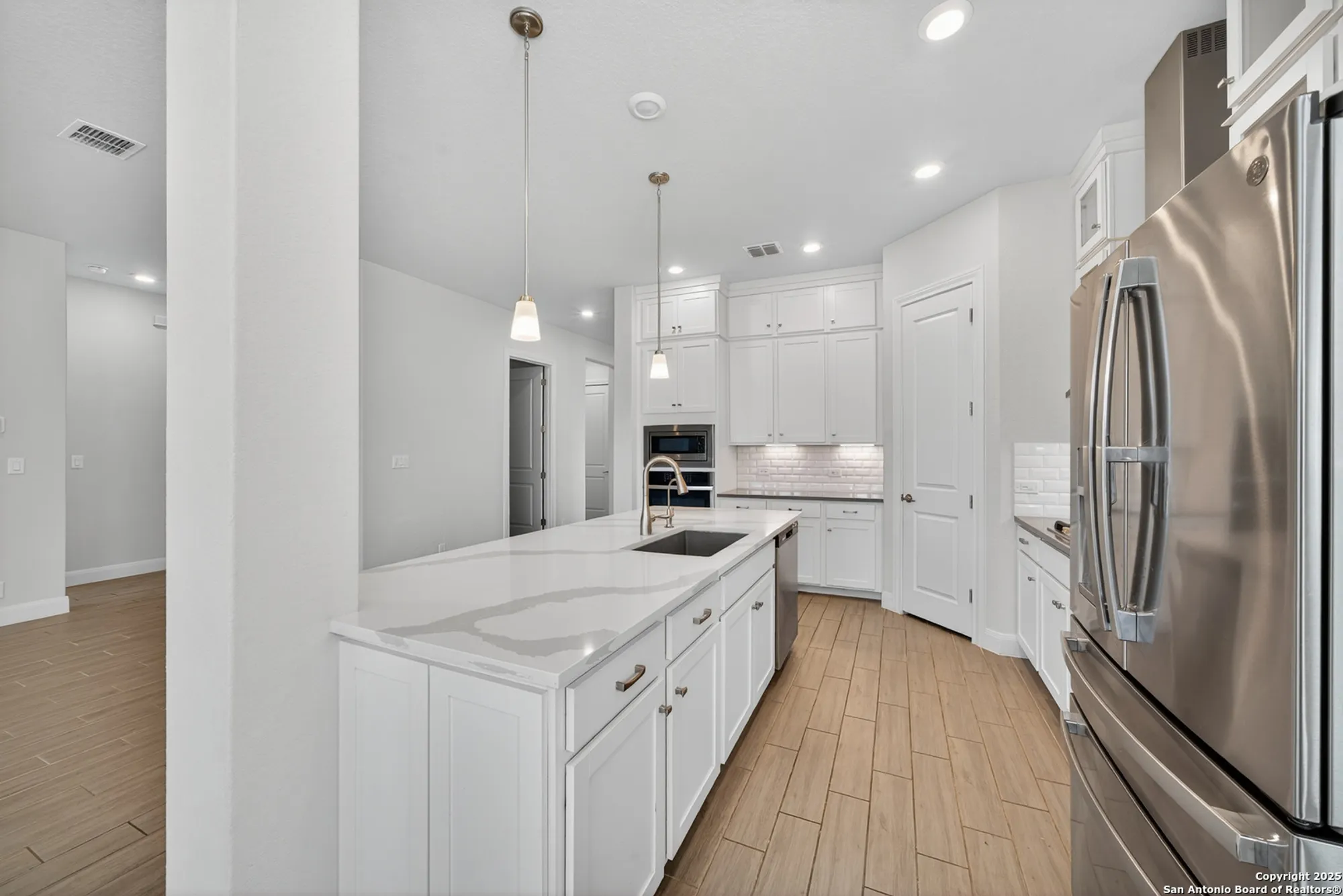 Property Slideshow image 12 of 34 | 22811 grande vis, San Antonio, TX, 78261