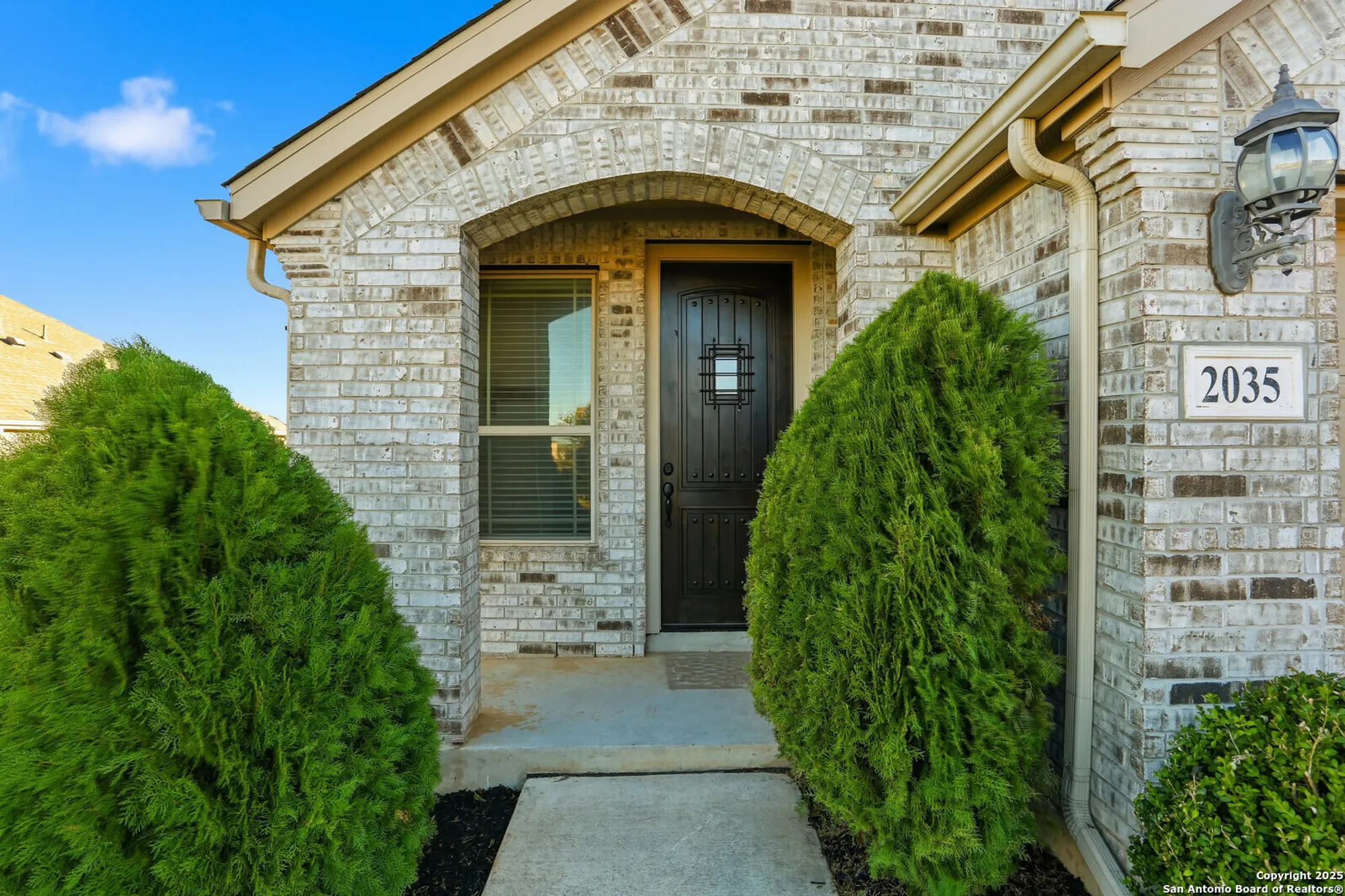 Property Slideshow image 5 of 30 | 2035 cowan dr, New Braunfels, TX, 78132