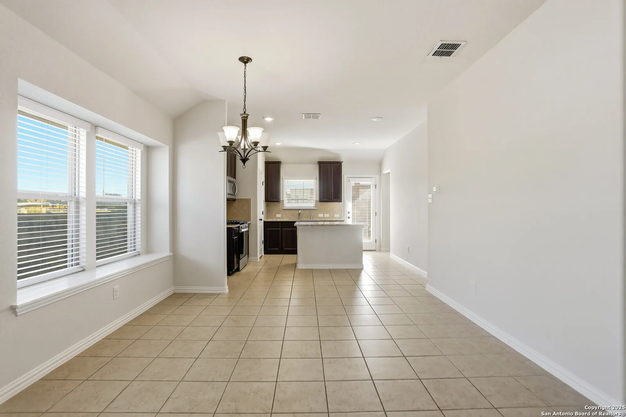 Property Slideshow image 12 of 30 | 2035 cowan dr, New Braunfels, TX, 78132