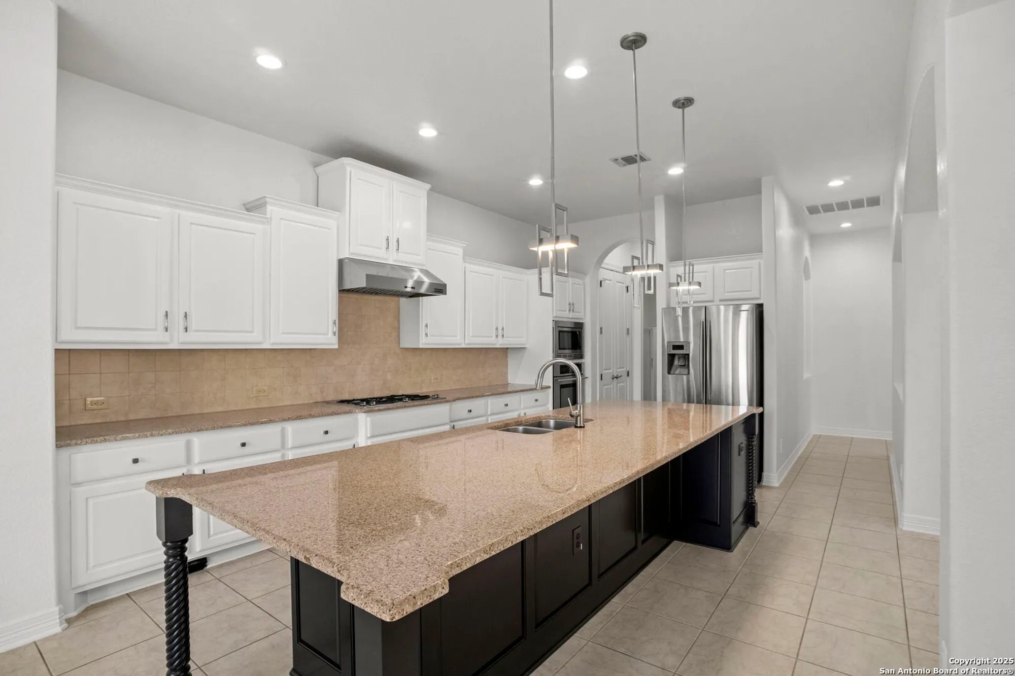 Property Slideshow image 10 of 39 | 22450 viajes, San Antonio, TX, 78261