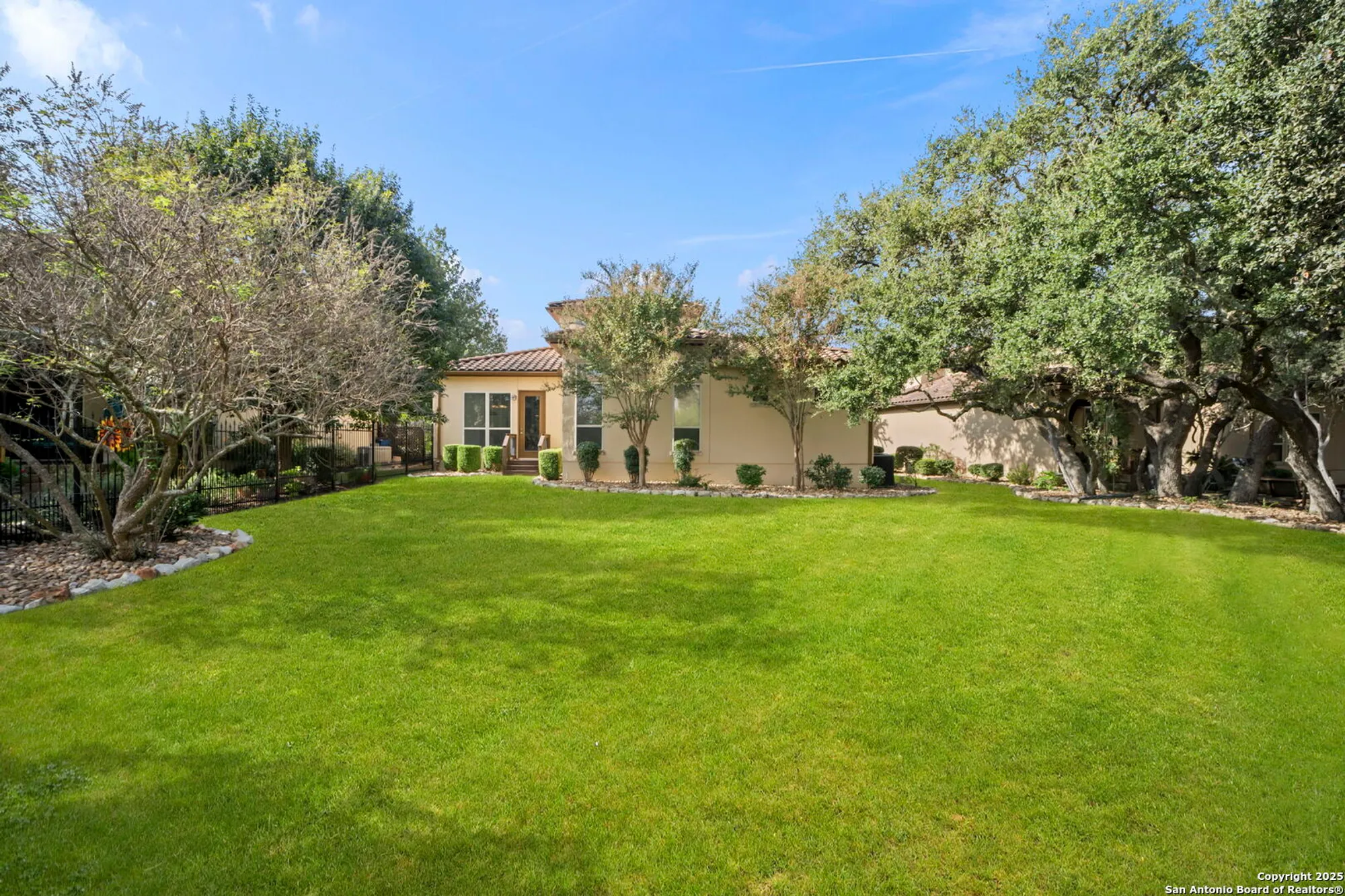 Property Slideshow image 28 of 39 | 22450 viajes, San Antonio, TX, 78261