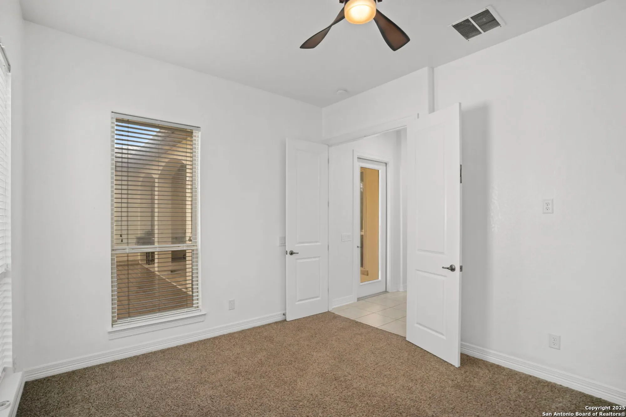 Property Slideshow image 19 of 39 | 22450 viajes, San Antonio, TX, 78261