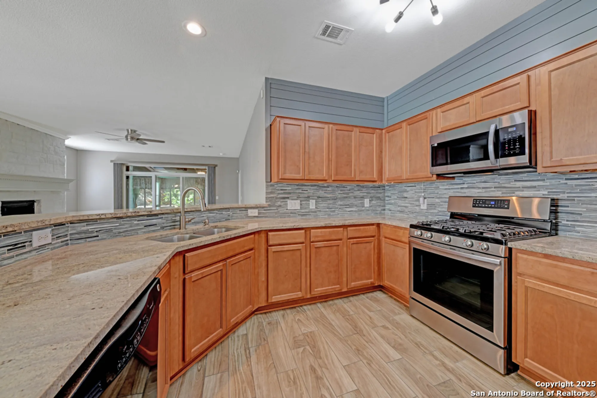 Property Slideshow image 10 of 39 | 12639 desert palm, San Antonio, TX, 78253