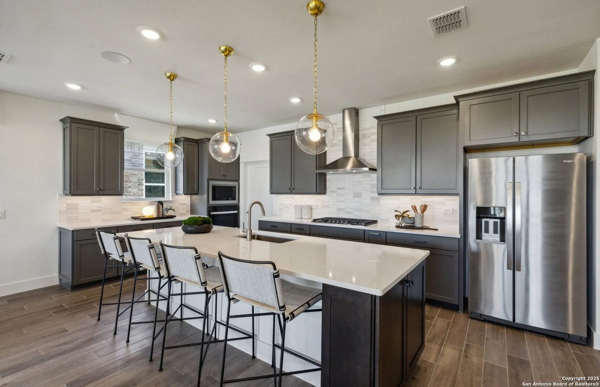 Property Slideshow image 7 of 16 | 625 dayflower ln, New Braunfels, TX, 78132