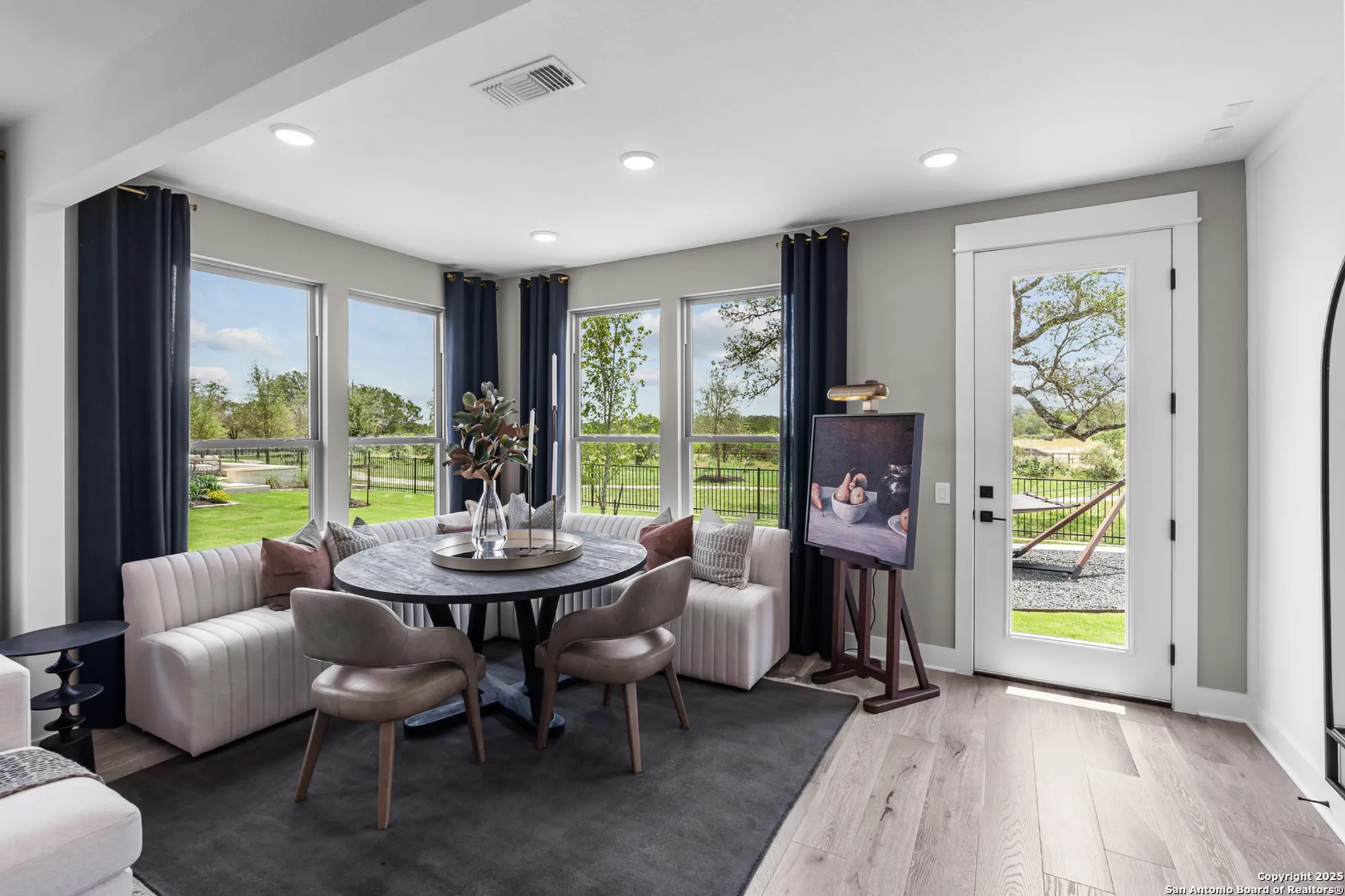 Property Slideshow image 18 of 30 | 617 dayflower ln, New Braunfels, TX, 78132