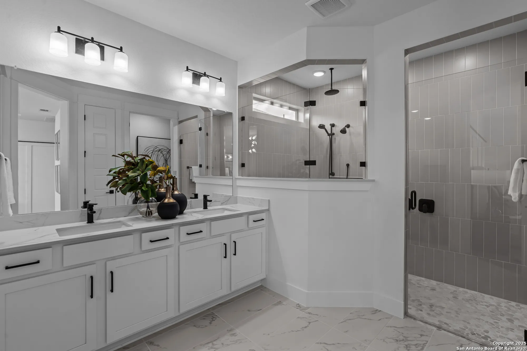 Property Slideshow image 22 of 30 | 617 dayflower ln, New Braunfels, TX, 78132