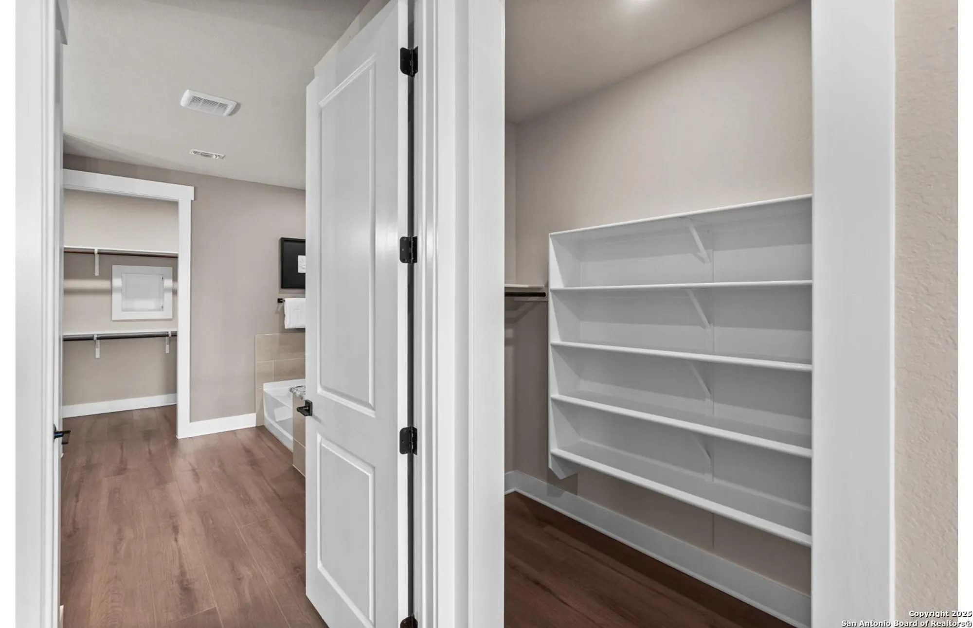 Property Slideshow image 5 of 31 | 613 dayflower ln, New Braunfels, TX, 78132