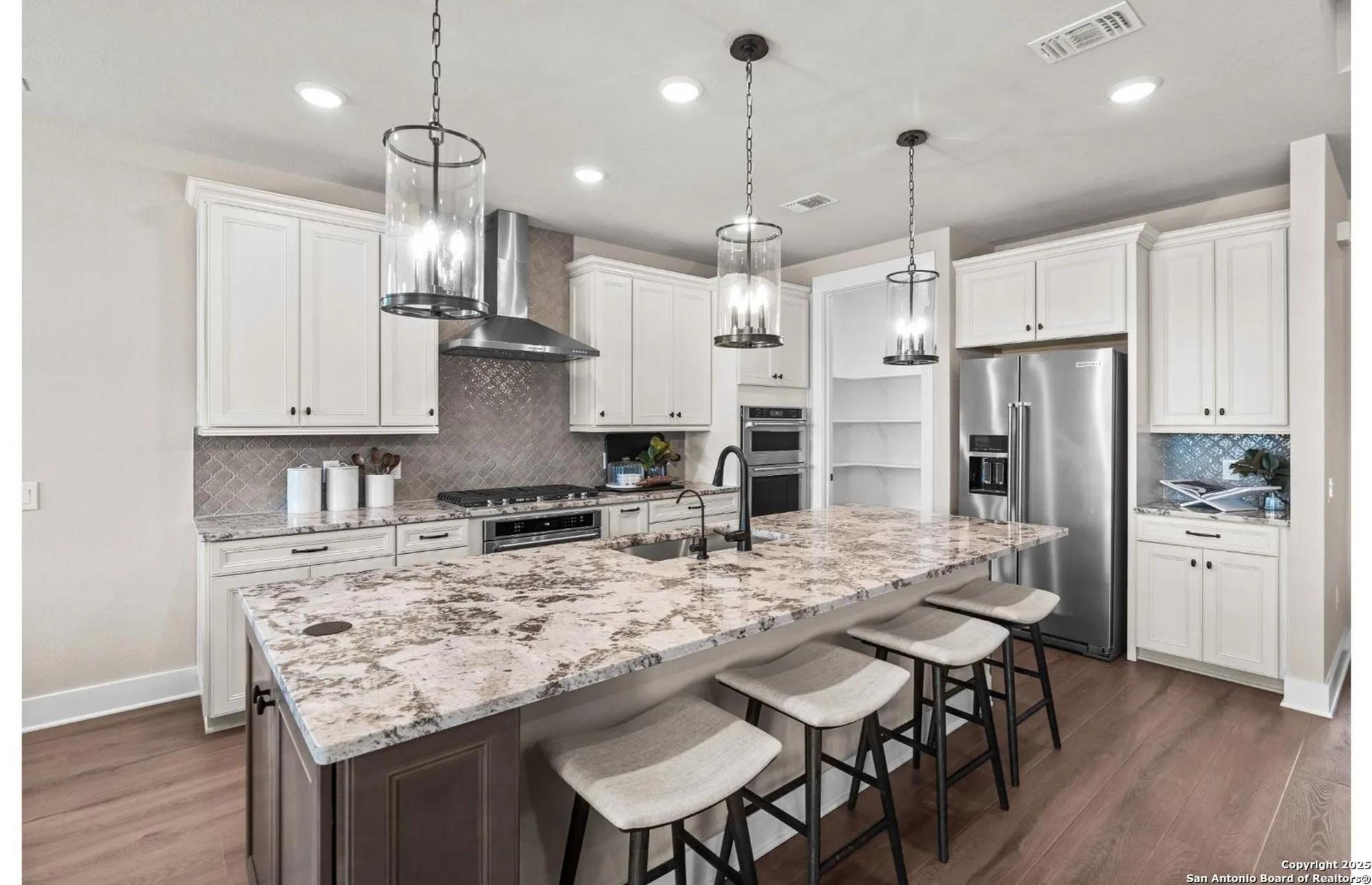 Property Slideshow image 10 of 31 | 613 dayflower ln, New Braunfels, TX, 78132