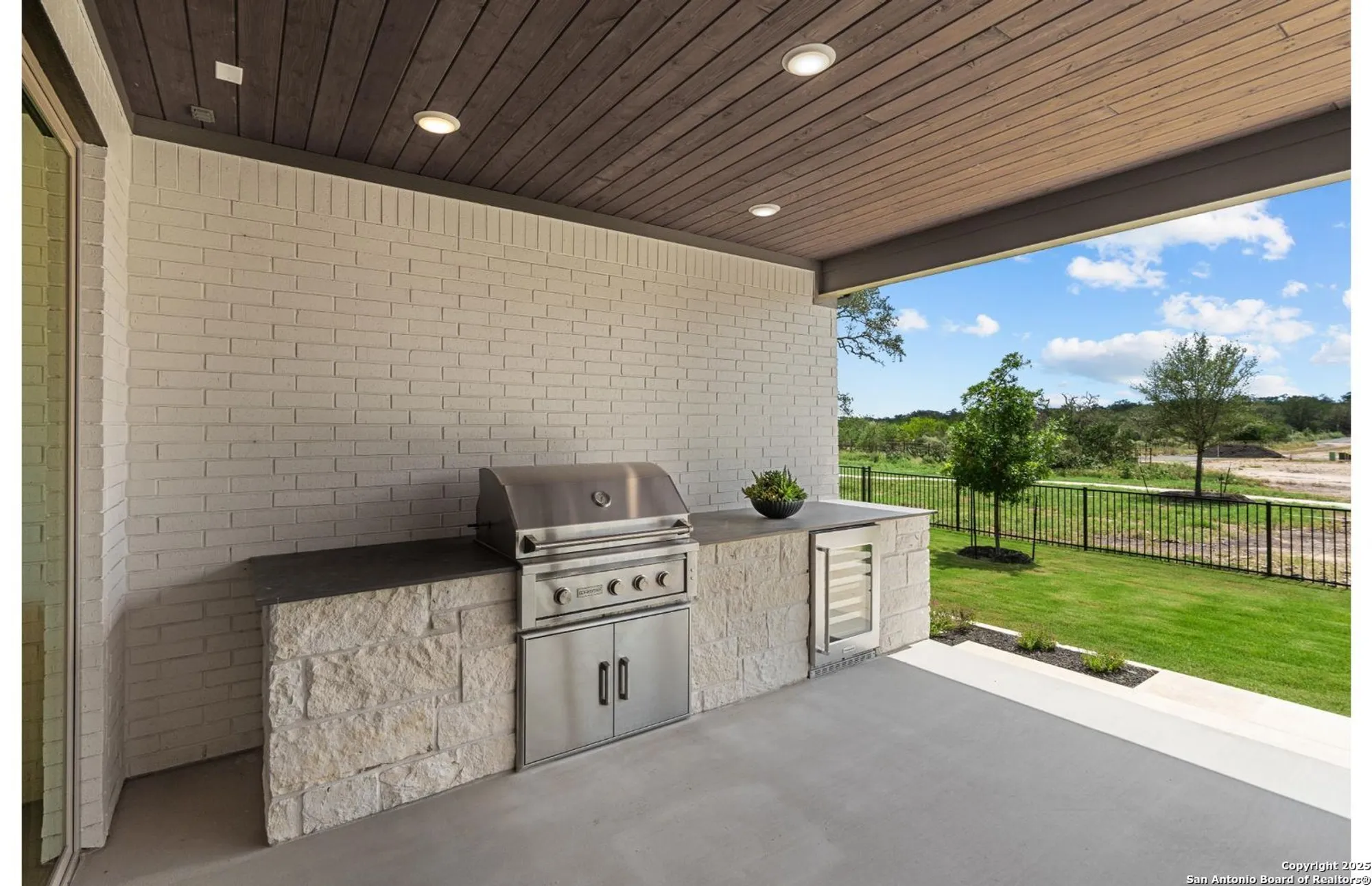 Property Slideshow image 15 of 31 | 613 dayflower ln, New Braunfels, TX, 78132