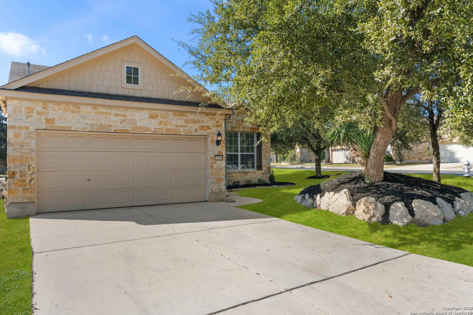 Property Slideshow image 2 of 45 | 12614 cascade hls, San Antonio, TX, 78253