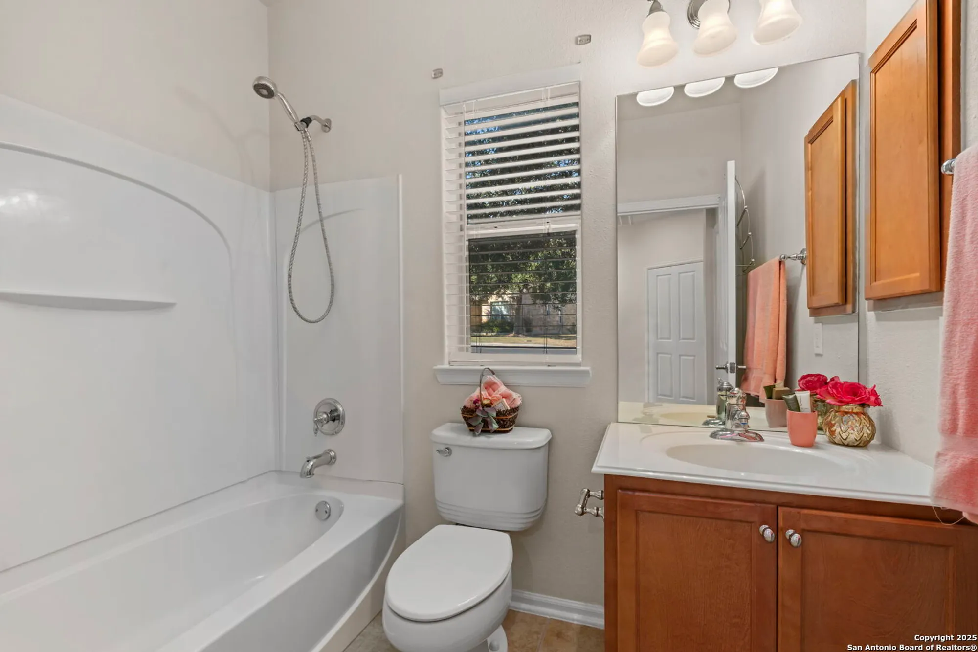 Property Slideshow image 7 of 45 | 12614 cascade hls, San Antonio, TX, 78253