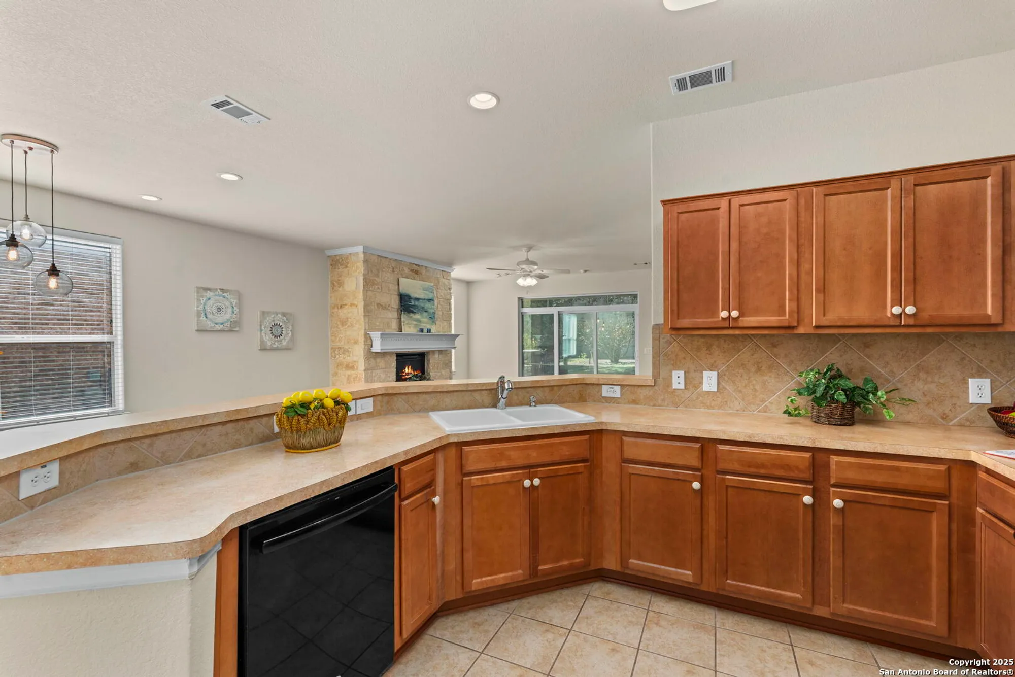 Property Slideshow image 14 of 45 | 12614 cascade hls, San Antonio, TX, 78253