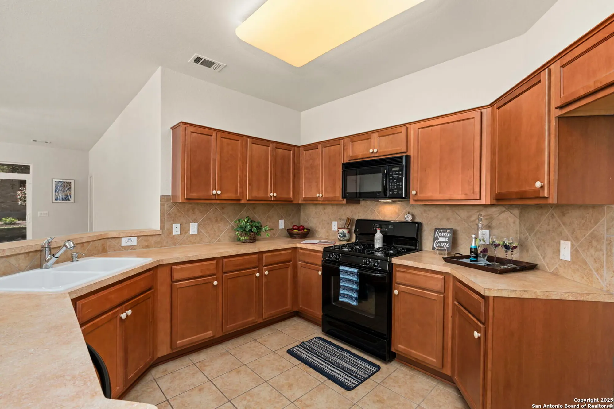 Property Slideshow image 15 of 45 | 12614 cascade hls, San Antonio, TX, 78253