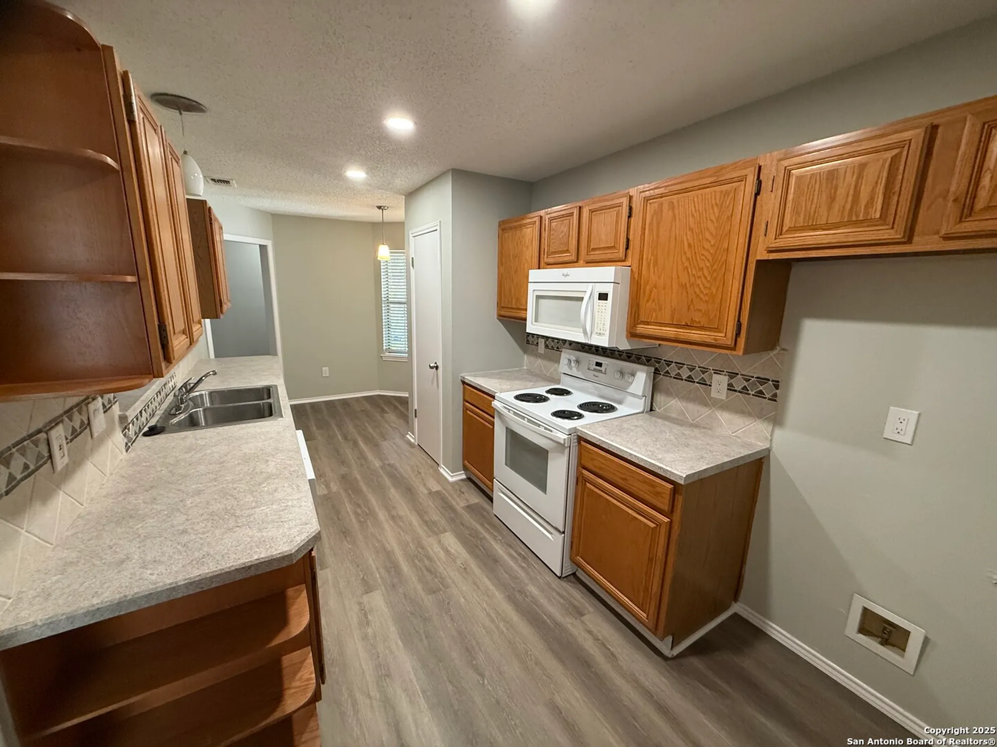 Property Slideshow image 11 of 15 | 3820 pheasant, Schertz, TX, 78108