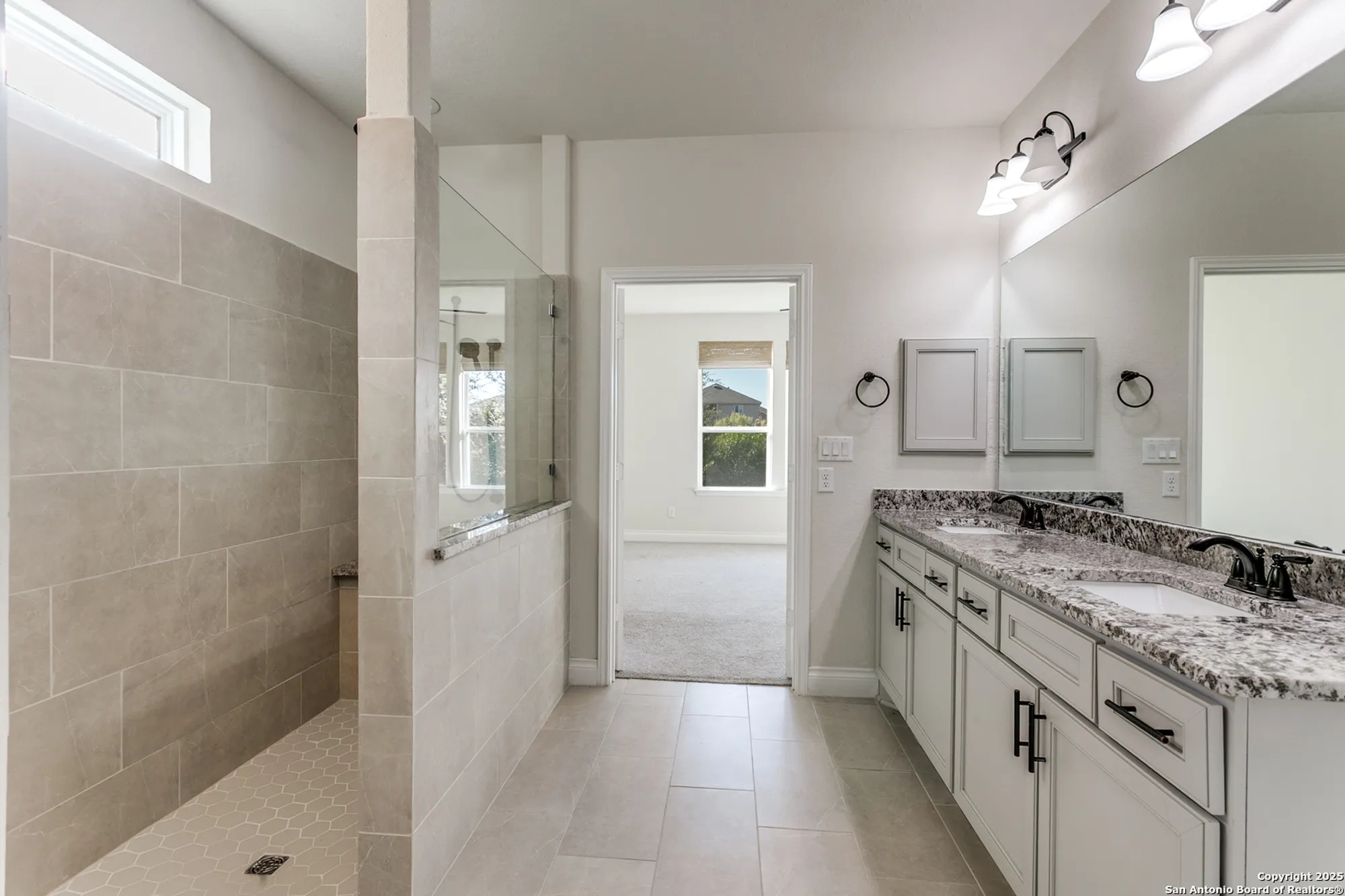 Property Slideshow image 15 of 21 | 13102 gsl dr, San Antonio, TX, 78253