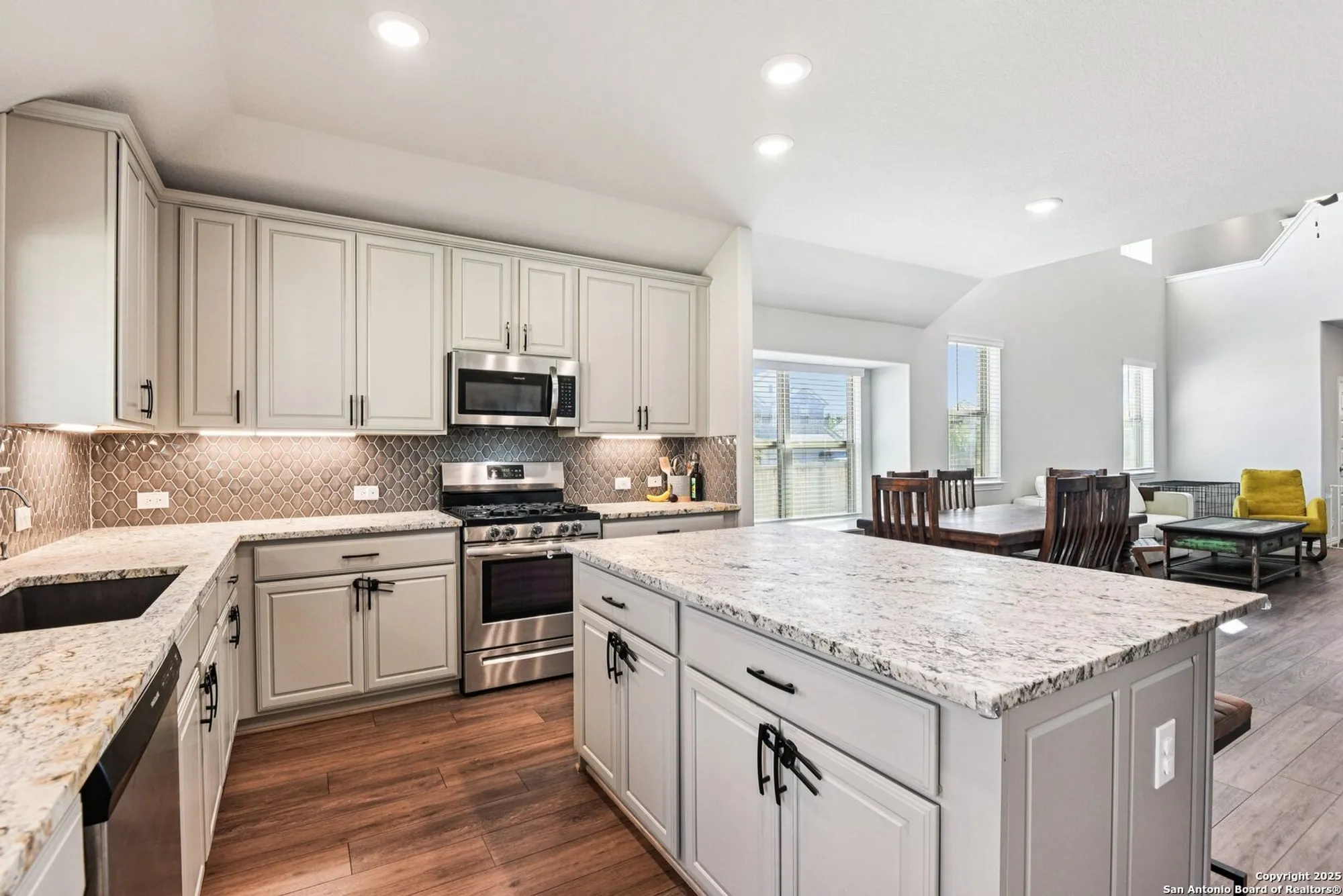 Property Slideshow image 4 of 43 | 2034 egret ave, New Braunfels, TX, 78132