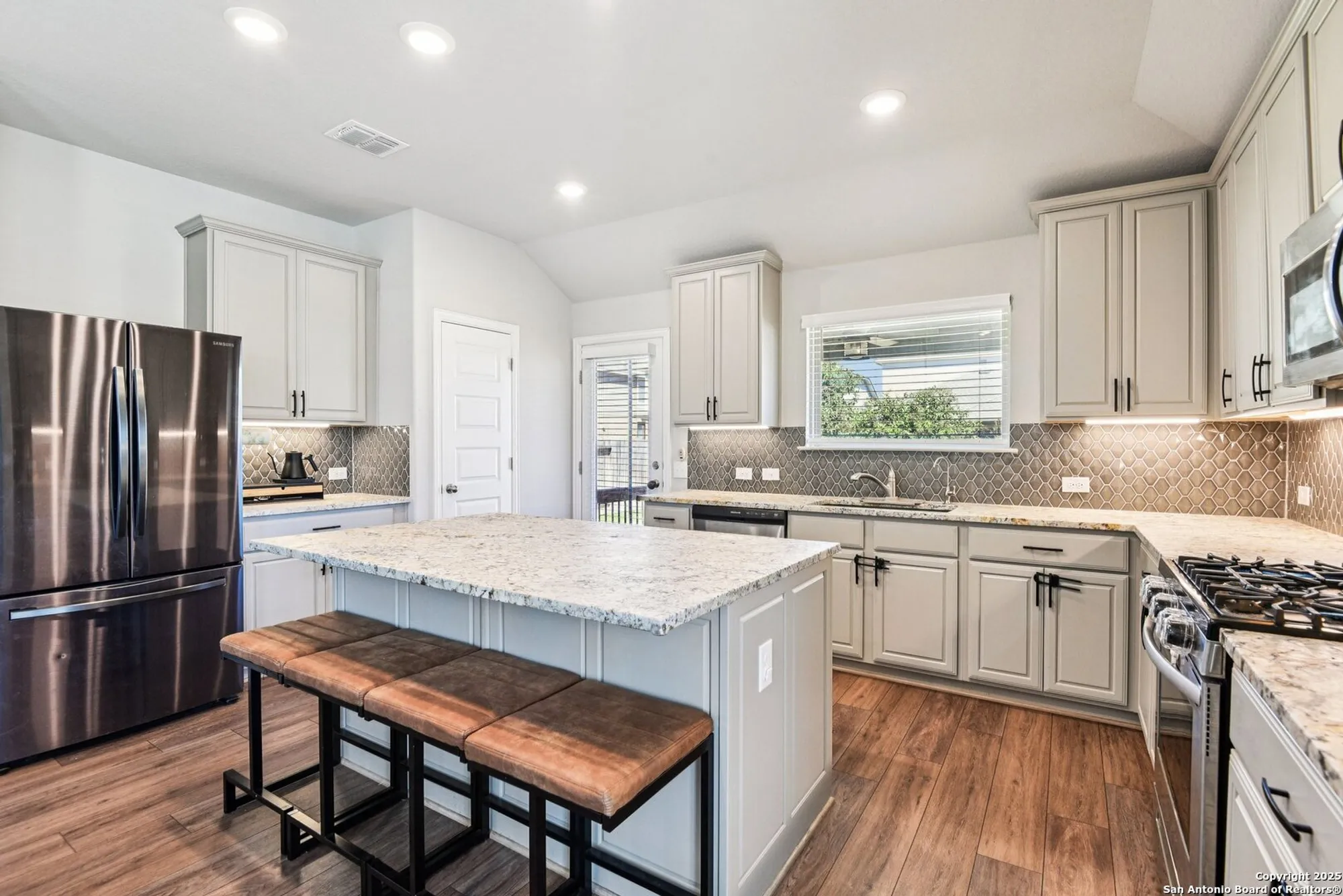 Property Slideshow image 5 of 43 | 2034 egret ave, New Braunfels, TX, 78132