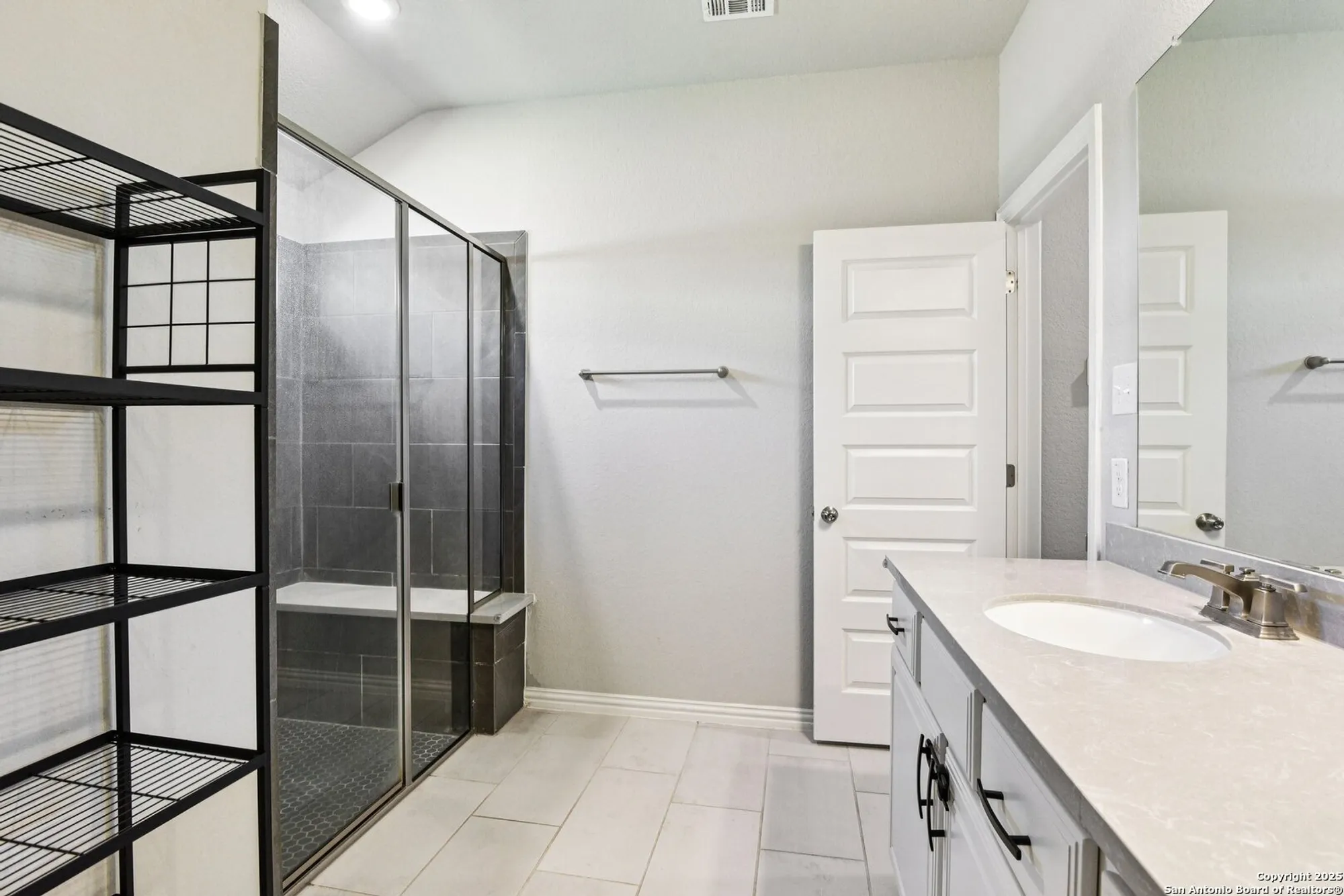 Property Slideshow image 17 of 43 | 2034 egret ave, New Braunfels, TX, 78132