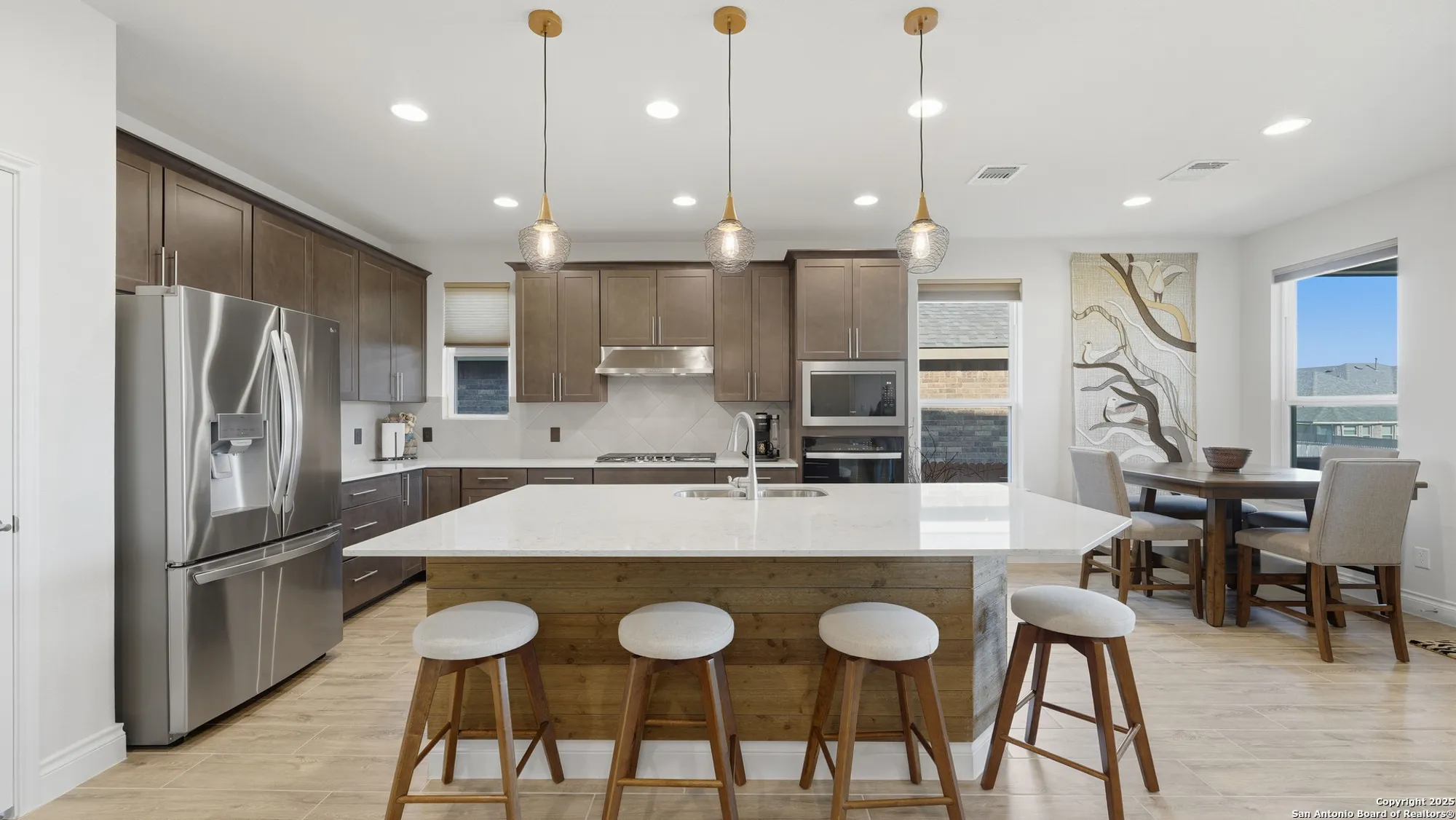 Property Slideshow image 10 of 46 | 820 silverberry dr, New Braunfels, TX, 78132