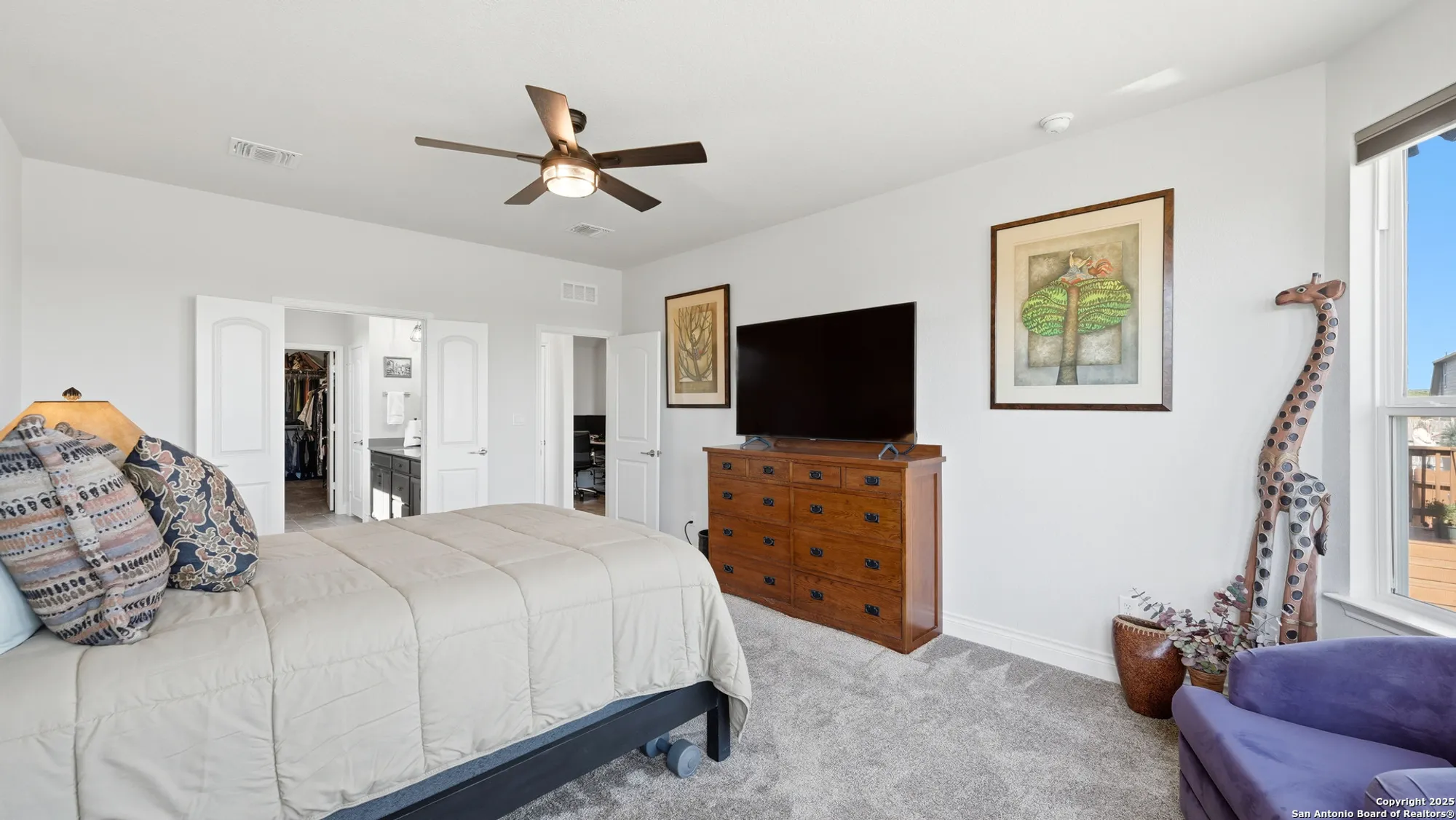 Property Slideshow image 12 of 46 | 820 silverberry dr, New Braunfels, TX, 78132