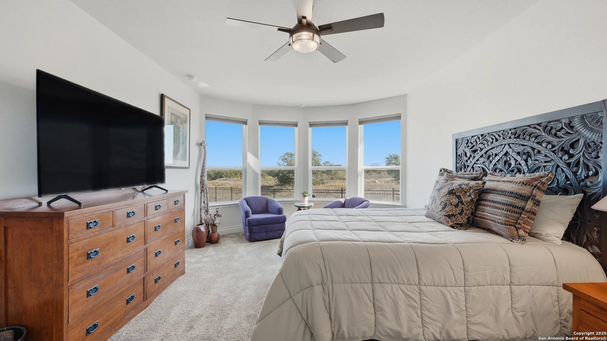 Property Slideshow image 13 of 46 | 820 silverberry dr, New Braunfels, TX, 78132