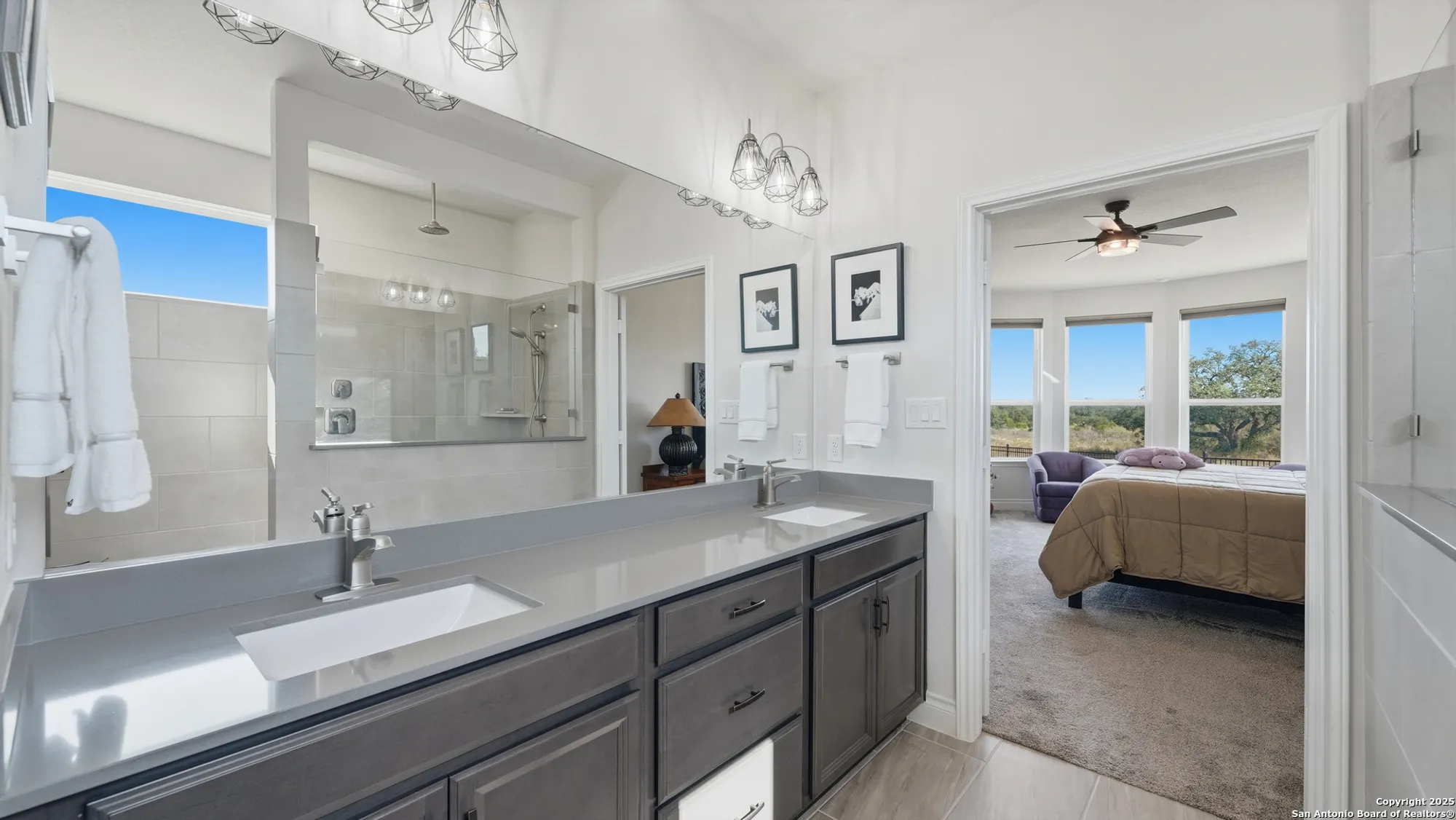 Property Slideshow image 14 of 46 | 820 silverberry dr, New Braunfels, TX, 78132