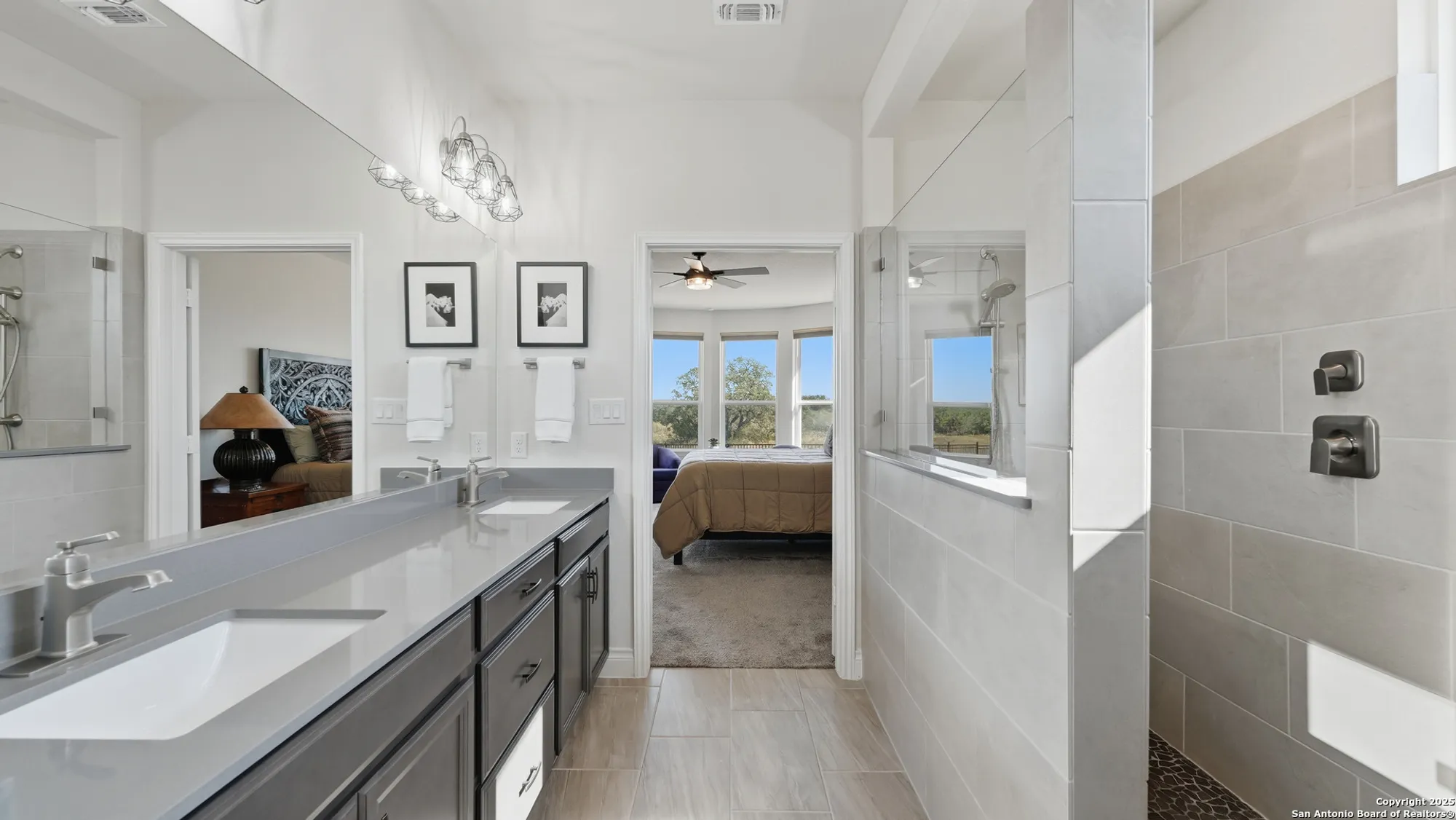 Property Slideshow image 25 of 46 | 820 silverberry dr, New Braunfels, TX, 78132